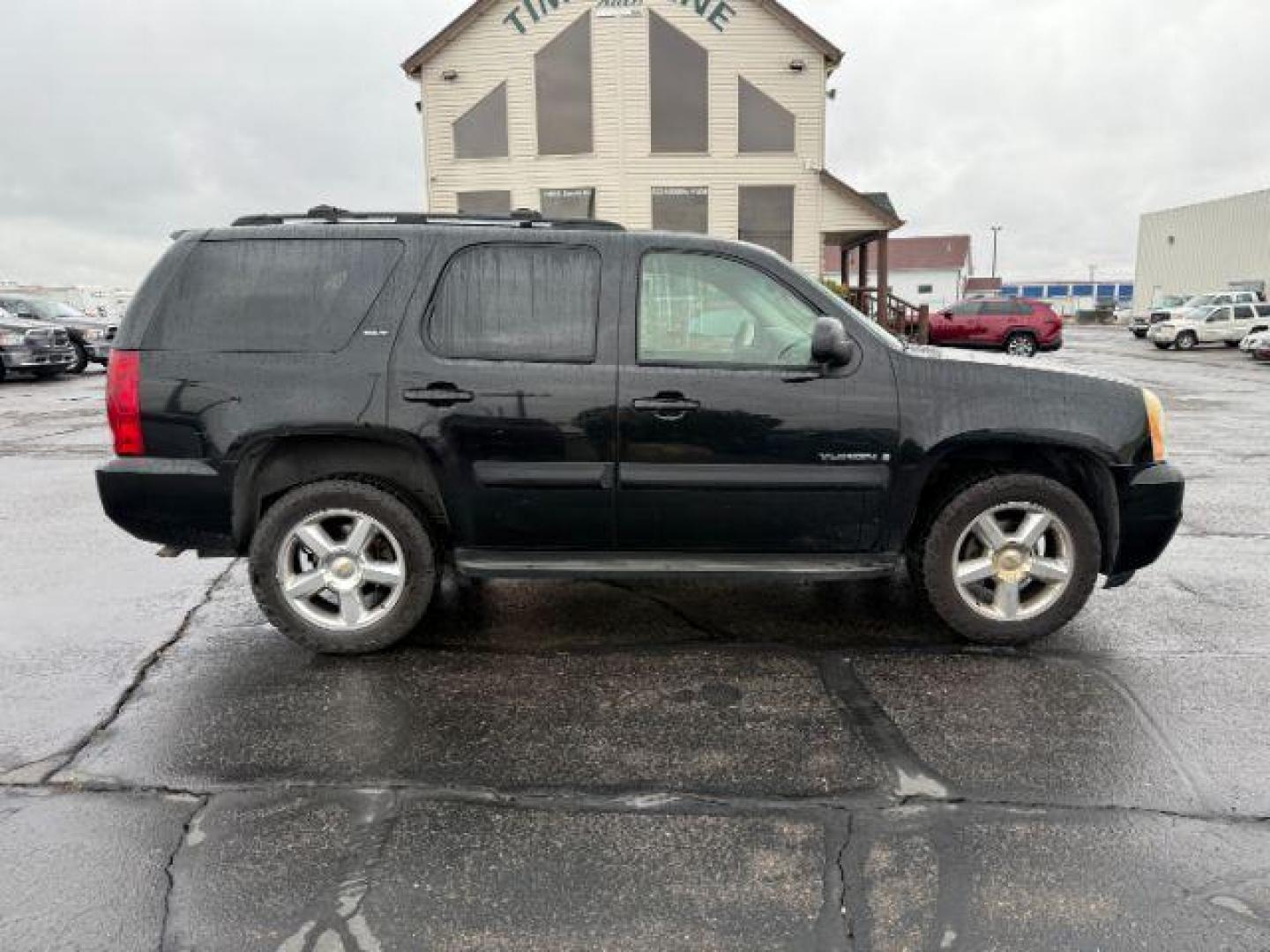 2007 BLACK /LEATHER GMC Yukon (1GKFK13007J) with an 53 engine, Automatic transmission, located at 1175 N Woodruff Ave, Idaho Falls, ID, 83401, 43.506901, -111.999657 - At Timberline Auto, finding a great deal on your next vehicle is always easy! Our experienced sales staff's goal is to help find you the right vehicle at the right price! Our knowledgeable finance department has options for almost any credit score. We offer extended service contract options to prote - Photo#14