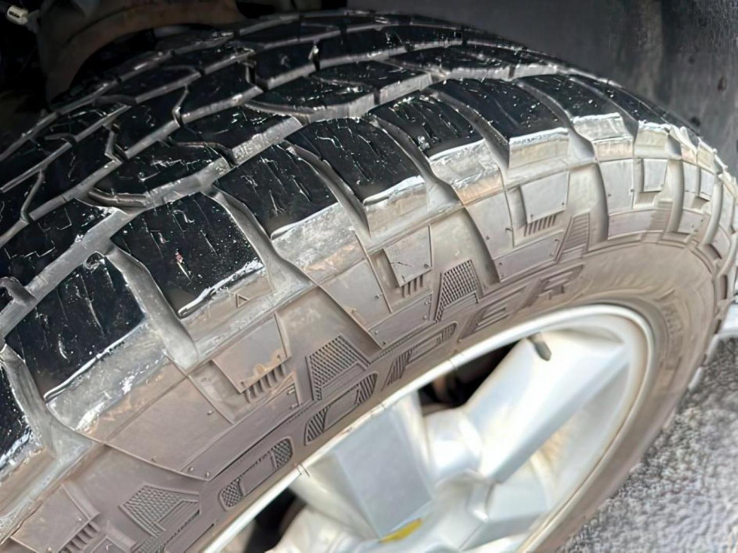 2007 BLACK /LEATHER GMC Yukon (1GKFK13007J) with an 53 engine, Automatic transmission, located at 1175 N Woodruff Ave, Idaho Falls, ID, 83401, 43.506901, -111.999657 - At Timberline Auto, finding a great deal on your next vehicle is always easy! Our experienced sales staff's goal is to help find you the right vehicle at the right price! Our knowledgeable finance department has options for almost any credit score. We offer extended service contract options to prote - Photo#8