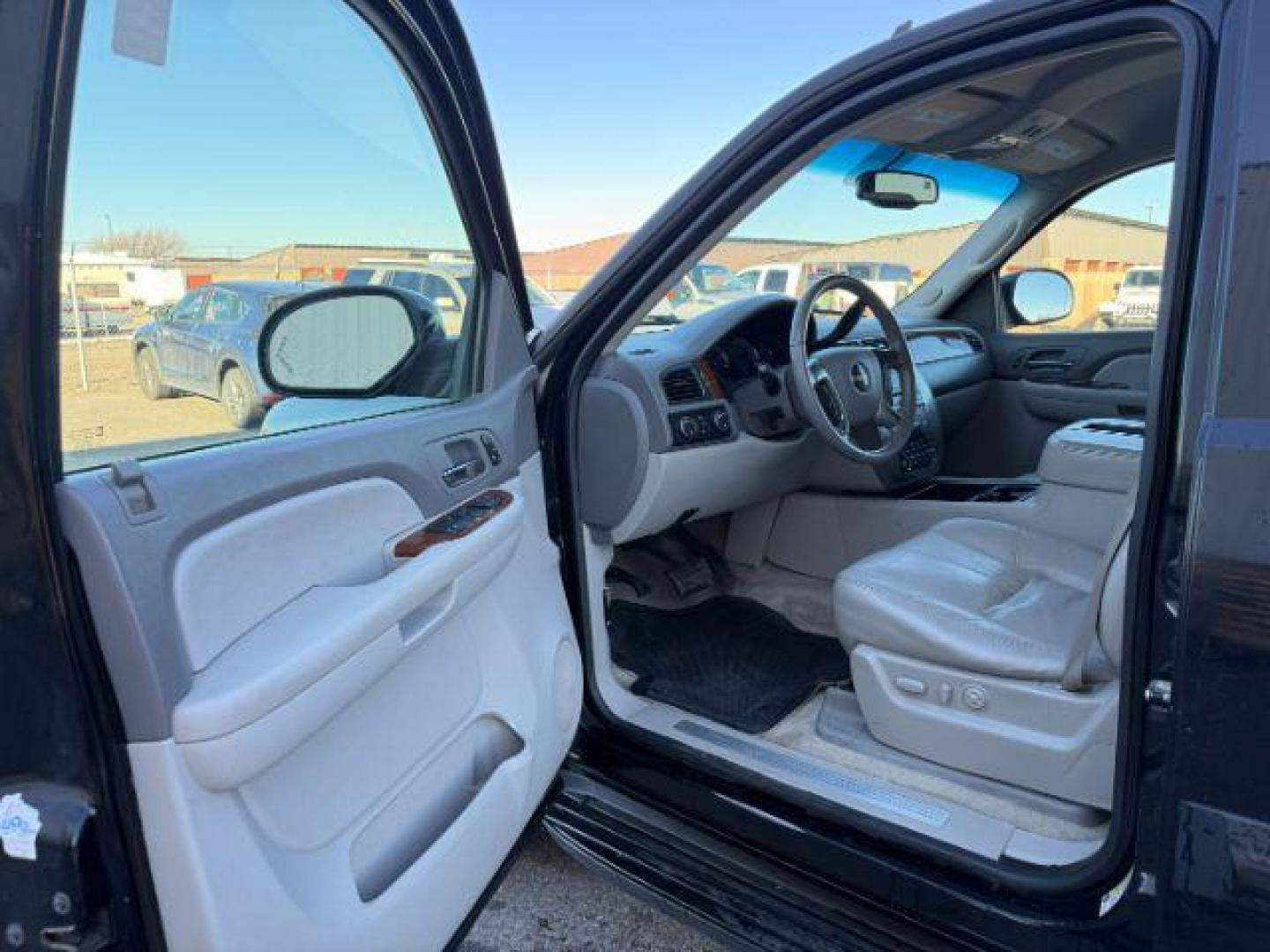 2007 BLACK /LEATHER GMC Yukon (1GKFK13007J) with an 53L V8 VORTEC engine, Automatic transmission, located at 1175 N Woodruff Ave, Idaho Falls, ID, 83401, 43.506901, -111.999657 - At Timberline Auto, finding a great deal on your next vehicle is always easy! Our experienced sales staff's goal is to help find you the right vehicle at the right price! Our knowledgeable finance department has options for almost any credit score. We offer extended service contract options to prote - Photo#18