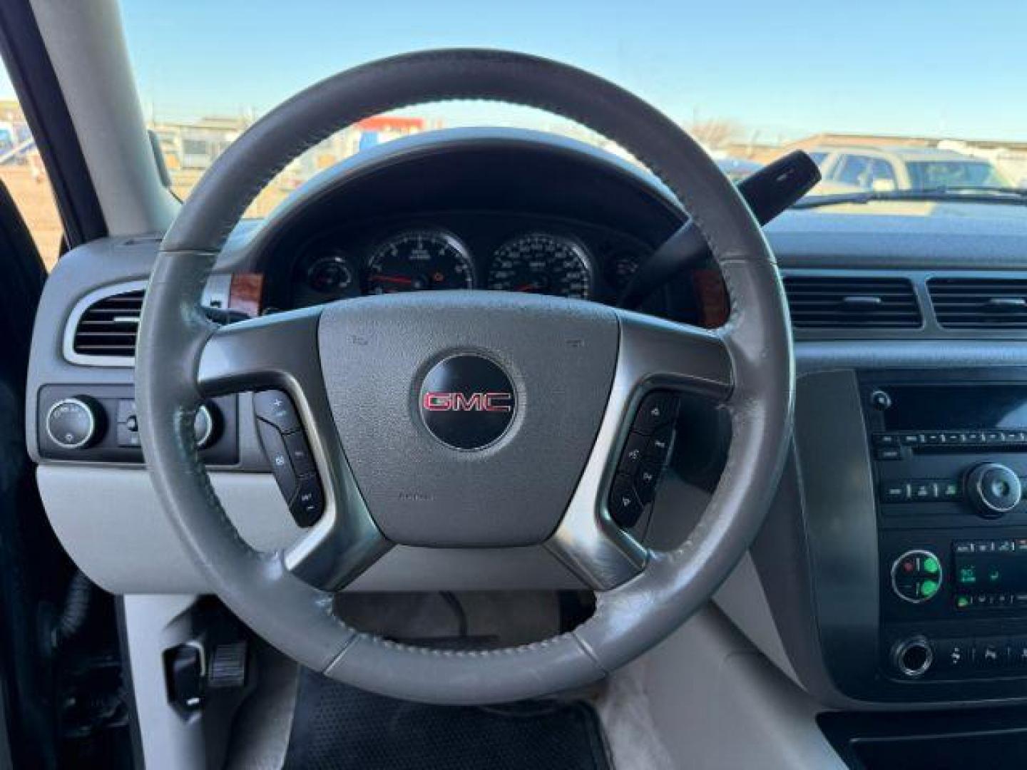 2007 BLACK /LEATHER GMC Yukon (1GKFK13007J) with an 53L V8 VORTEC engine, Automatic transmission, located at 1175 N Woodruff Ave, Idaho Falls, ID, 83401, 43.506901, -111.999657 - At Timberline Auto, finding a great deal on your next vehicle is always easy! Our experienced sales staff's goal is to help find you the right vehicle at the right price! Our knowledgeable finance department has options for almost any credit score. We offer extended service contract options to prote - Photo#21