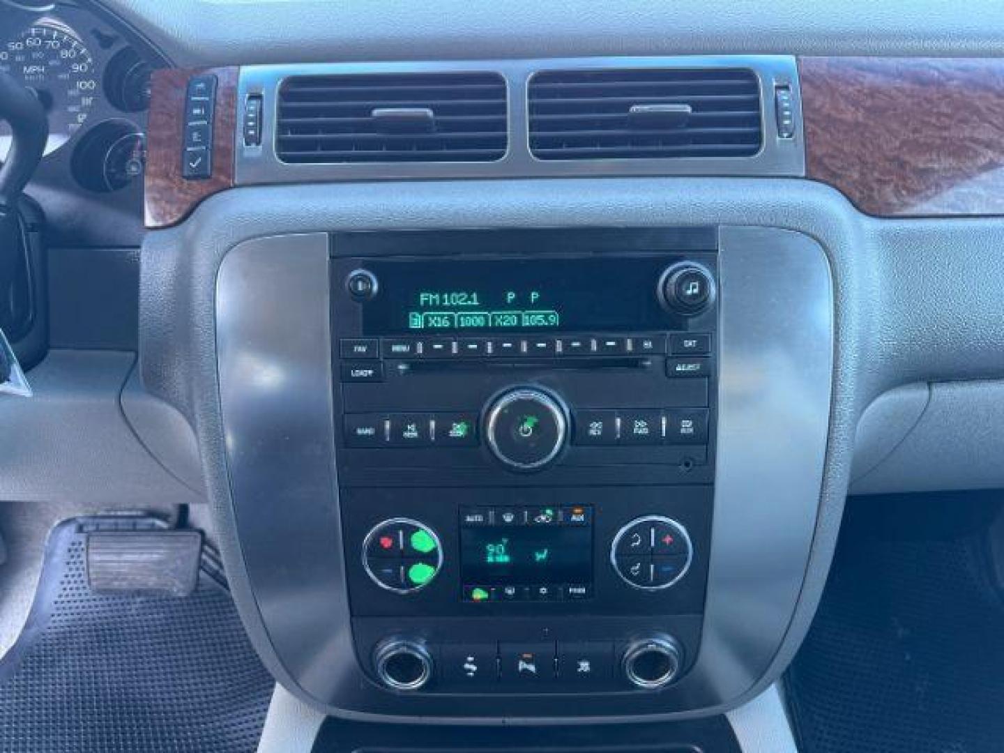 2007 BLACK /LEATHER GMC Yukon (1GKFK13007J) with an 53L V8 VORTEC engine, Automatic transmission, located at 1175 N Woodruff Ave, Idaho Falls, ID, 83401, 43.506901, -111.999657 - At Timberline Auto, finding a great deal on your next vehicle is always easy! Our experienced sales staff's goal is to help find you the right vehicle at the right price! Our knowledgeable finance department has options for almost any credit score. We offer extended service contract options to prote - Photo#22