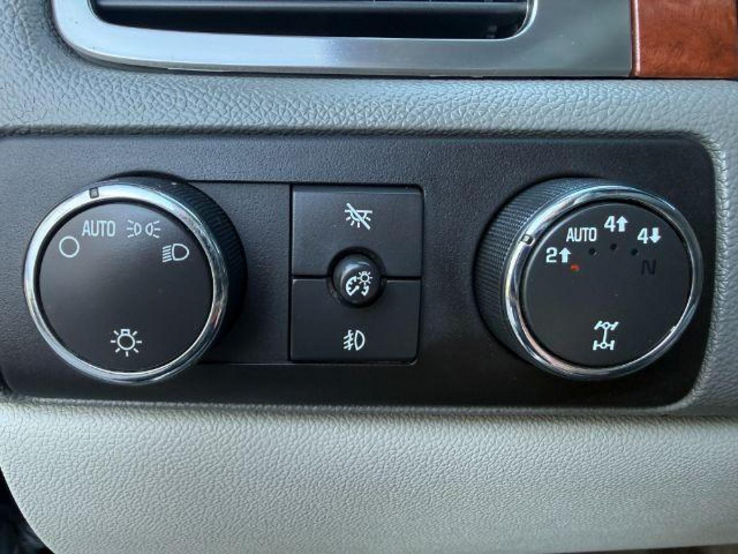 2007 BLACK /LEATHER GMC Yukon (1GKFK13007J) with an 53L V8 VORTEC engine, Automatic transmission, located at 1175 N Woodruff Ave, Idaho Falls, ID, 83401, 43.506901, -111.999657 - At Timberline Auto, finding a great deal on your next vehicle is always easy! Our experienced sales staff's goal is to help find you the right vehicle at the right price! Our knowledgeable finance department has options for almost any credit score. We offer extended service contract options to prote - Photo#24