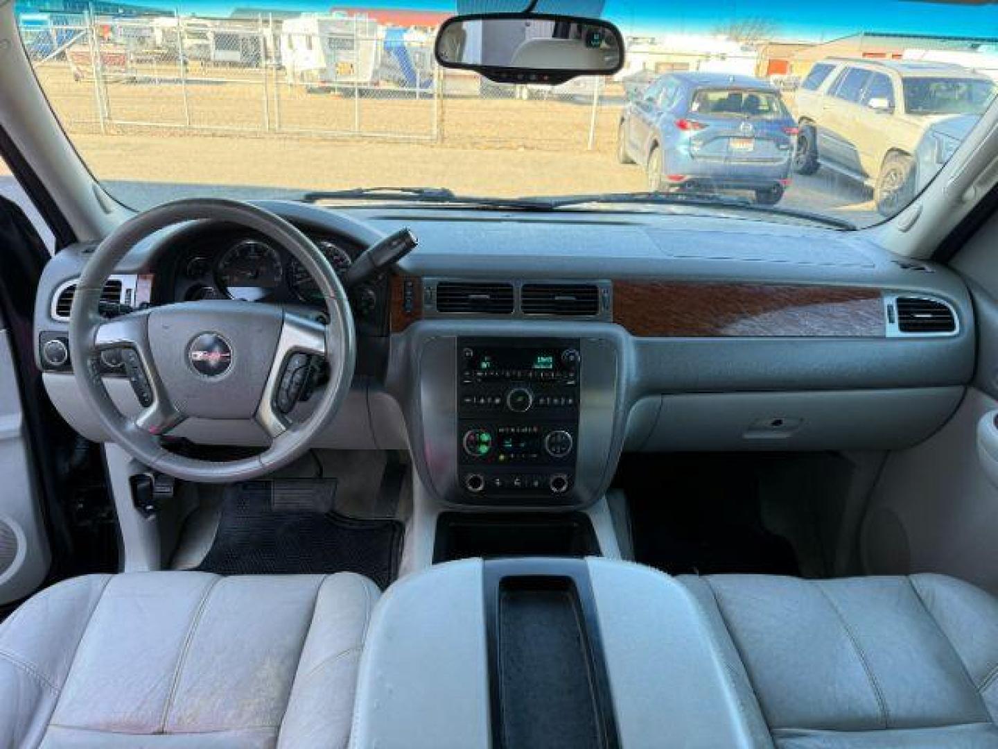 2007 BLACK /LEATHER GMC Yukon (1GKFK13007J) with an 53L V8 VORTEC engine, Automatic transmission, located at 1175 N Woodruff Ave, Idaho Falls, ID, 83401, 43.506901, -111.999657 - At Timberline Auto, finding a great deal on your next vehicle is always easy! Our experienced sales staff's goal is to help find you the right vehicle at the right price! Our knowledgeable finance department has options for almost any credit score. We offer extended service contract options to prote - Photo#27