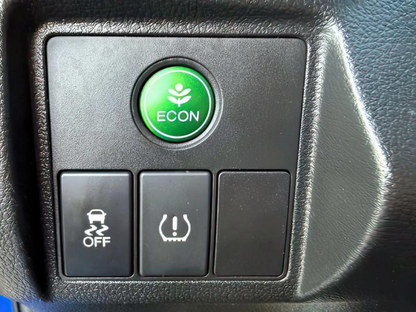 2018 BLUE /Black Honda HR-V (3CZRU6H51JG) with an 18L I-4 variable valve control engine, Automatic transmission, located at 1175 N Woodruff Ave, Idaho Falls, ID, 83401, 43.506901, -111.999657 - At Timberline Auto, finding a great deal on your next vehicle is always easy! Our experienced sales staff's goal is to help find you the right vehicle at the right price! Our knowledgeable finance department has options for almost any credit score. We offer extended service contract options to prote - Photo#18