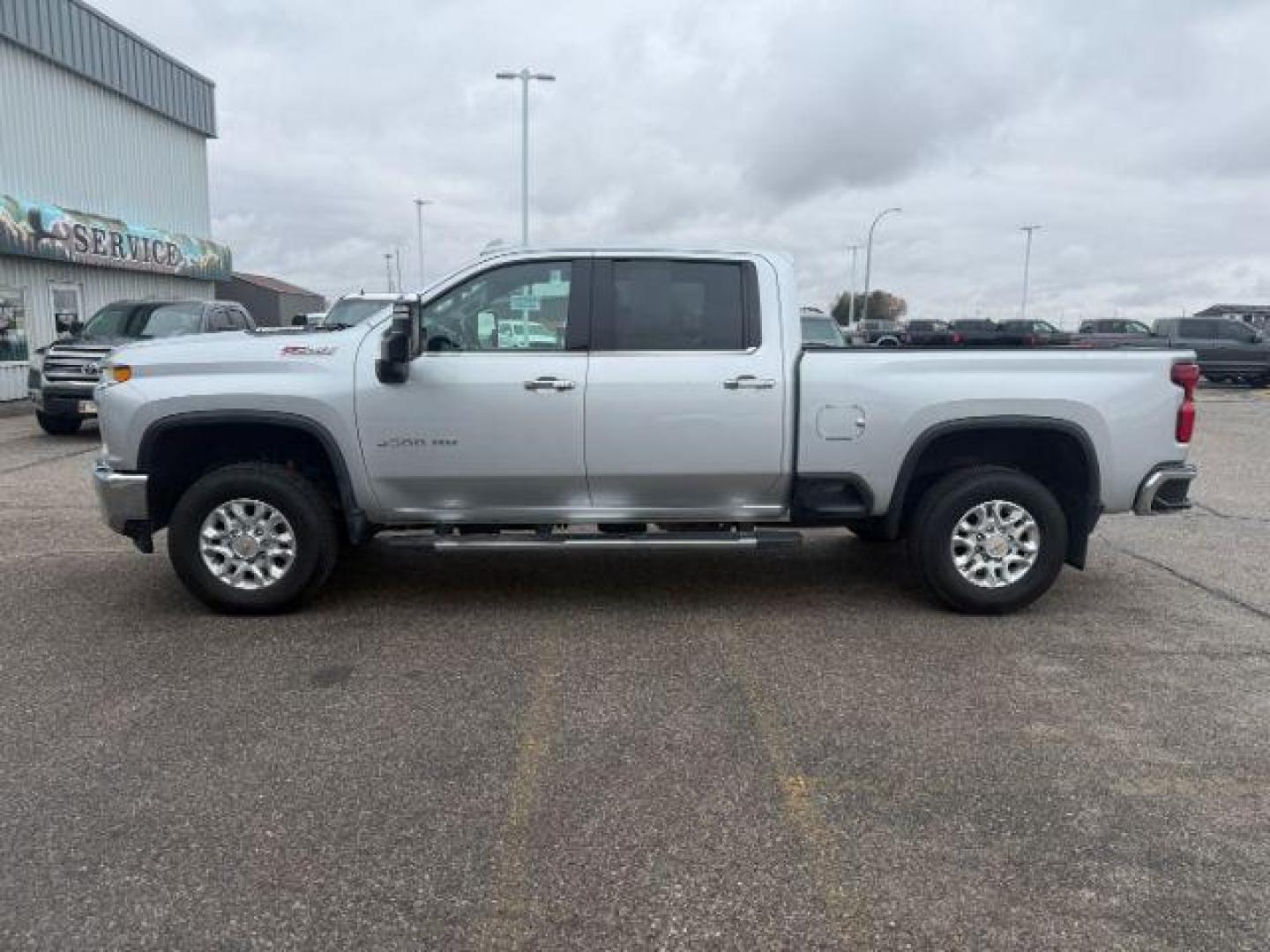 2021 Silver Ice Metallic /Jet Black Chevrolet Silverado 3500HD (1GC4YUEY5MF) with an Duramax 66L V-8 diesel direct injection engine, Automatic transmission, located at 1175 N Woodruff Ave, Idaho Falls, ID, 83401, 43.506901, -111.999657 - At Timberline Auto, finding a great deal on your next vehicle is always easy! Our experienced sales staff's goal is to help find you the right vehicle at the right price! Our knowledgeable finance department has options for almost any credit score. We offer extended service contract options to prote - Photo#24