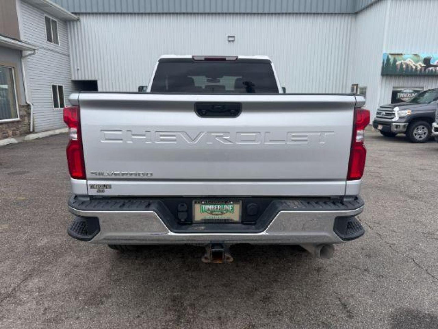 2021 Silver Ice Metallic /Jet Black Chevrolet Silverado 3500HD (1GC4YUEY5MF) with an Duramax 66L V-8 diesel direct injection engine, Automatic transmission, located at 1175 N Woodruff Ave, Idaho Falls, ID, 83401, 43.506901, -111.999657 - At Timberline Auto, finding a great deal on your next vehicle is always easy! Our experienced sales staff's goal is to help find you the right vehicle at the right price! Our knowledgeable finance department has options for almost any credit score. We offer extended service contract options to prote - Photo#26
