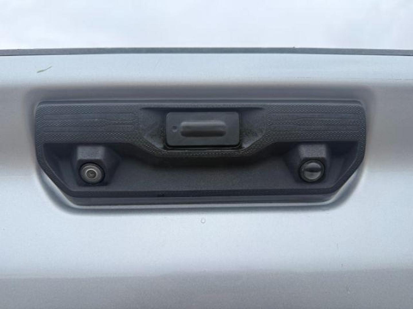 2021 Silver Ice Metallic /Jet Black Chevrolet Silverado 3500HD (1GC4YUEY5MF) with an Duramax 66L V-8 diesel direct injection engine, Automatic transmission, located at 1175 N Woodruff Ave, Idaho Falls, ID, 83401, 43.506901, -111.999657 - At Timberline Auto, finding a great deal on your next vehicle is always easy! Our experienced sales staff's goal is to help find you the right vehicle at the right price! Our knowledgeable finance department has options for almost any credit score. We offer extended service contract options to prote - Photo#27