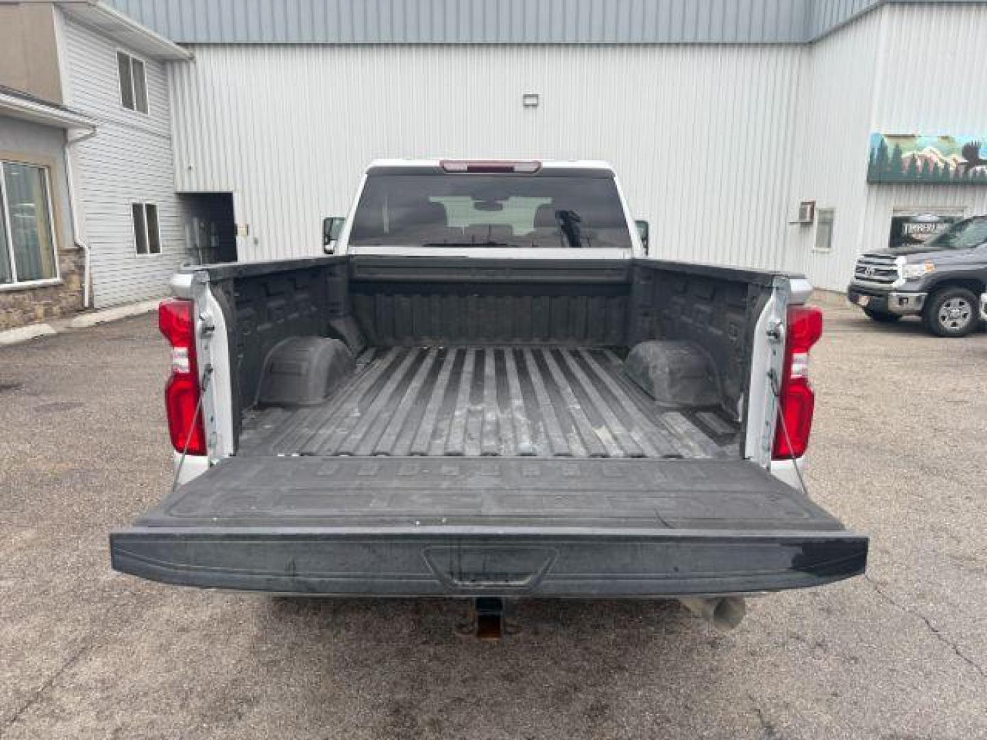 2021 Silver Ice Metallic /Jet Black Chevrolet Silverado 3500HD (1GC4YUEY5MF) with an Duramax 66L V-8 diesel direct injection engine, Automatic transmission, located at 1175 N Woodruff Ave, Idaho Falls, ID, 83401, 43.506901, -111.999657 - At Timberline Auto, finding a great deal on your next vehicle is always easy! Our experienced sales staff's goal is to help find you the right vehicle at the right price! Our knowledgeable finance department has options for almost any credit score. We offer extended service contract options to prote - Photo#28