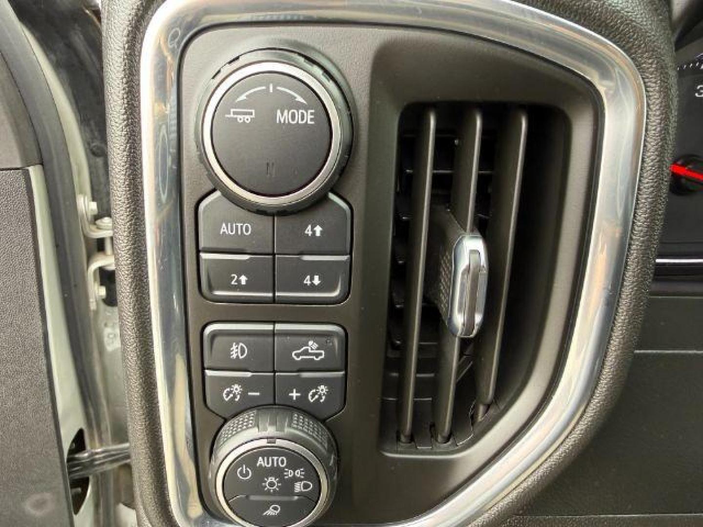 2021 Silver Ice Metallic /Jet Black Chevrolet Silverado 3500HD (1GC4YUEY5MF) with an Duramax 66L V-8 diesel direct injection engine, Automatic transmission, located at 1175 N Woodruff Ave, Idaho Falls, ID, 83401, 43.506901, -111.999657 - At Timberline Auto, finding a great deal on your next vehicle is always easy! Our experienced sales staff's goal is to help find you the right vehicle at the right price! Our knowledgeable finance department has options for almost any credit score. We offer extended service contract options to prote - Photo#41