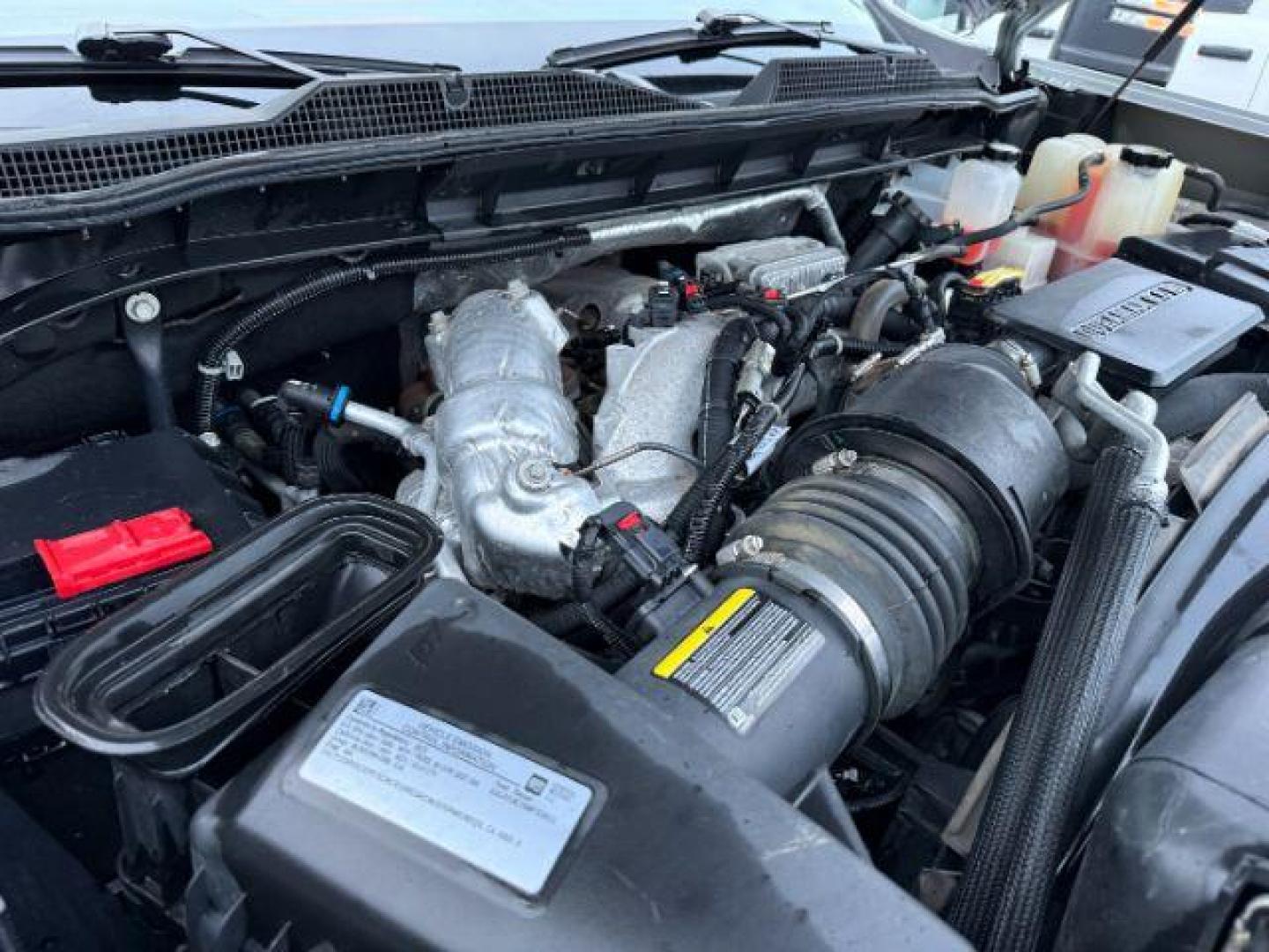 2021 Silver Ice Metallic /Jet Black Chevrolet Silverado 3500HD (1GC4YUEY5MF) with an Duramax 66L V-8 diesel direct injection engine, Automatic transmission, located at 1175 N Woodruff Ave, Idaho Falls, ID, 83401, 43.506901, -111.999657 - At Timberline Auto, finding a great deal on your next vehicle is always easy! Our experienced sales staff's goal is to help find you the right vehicle at the right price! Our knowledgeable finance department has options for almost any credit score. We offer extended service contract options to prote - Photo#47