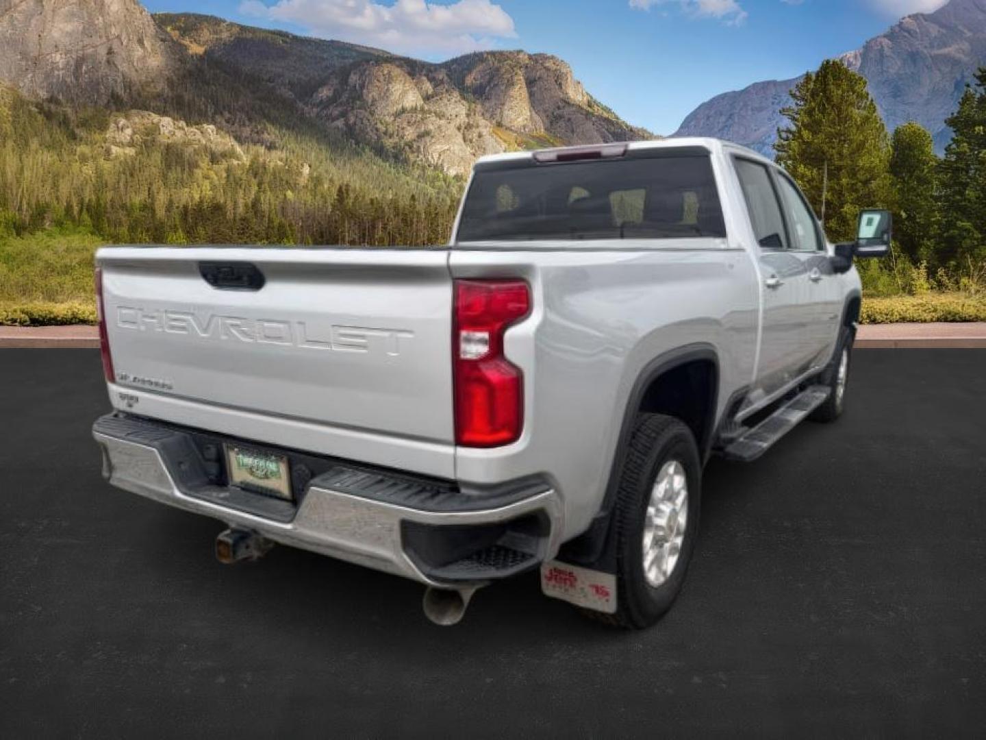 2021 Silver Ice Metallic /Jet Black Chevrolet Silverado 3500HD (1GC4YUEY5MF) with an Duramax 66L V-8 diesel direct injection engine, Automatic transmission, located at 1175 N Woodruff Ave, Idaho Falls, ID, 83401, 43.506901, -111.999657 - At Timberline Auto, finding a great deal on your next vehicle is always easy! Our experienced sales staff's goal is to help find you the right vehicle at the right price! Our knowledgeable finance department has options for almost any credit score. We offer extended service contract options to prote - Photo#6