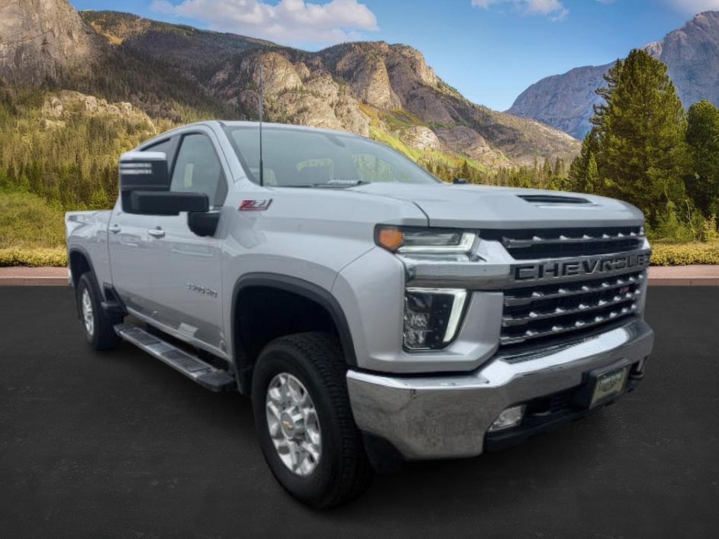 2021 Silver Ice Metallic /Jet Black Chevrolet Silverado 3500HD (1GC4YUEY5MF) with an Duramax 66L V-8 diesel direct injection engine, Automatic transmission, located at 1175 N Woodruff Ave, Idaho Falls, ID, 83401, 43.506901, -111.999657 - At Timberline Auto, finding a great deal on your next vehicle is always easy! Our experienced sales staff's goal is to help find you the right vehicle at the right price! Our knowledgeable finance department has options for almost any credit score. We offer extended service contract options to prote - Photo#8