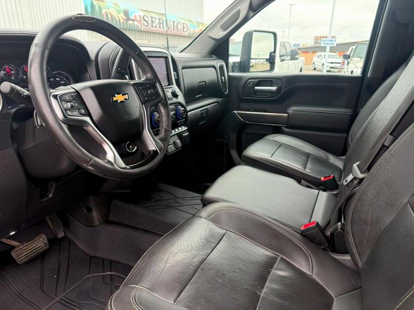 2021 Silver Ice Metallic /Jet Black Chevrolet Silverado 3500HD (1GC4YUEY5MF) with an Duramax 66L V-8 diesel direct injection engine, Automatic transmission, located at 1175 N Woodruff Ave, Idaho Falls, ID, 83401, 43.506901, -111.999657 - At Timberline Auto, finding a great deal on your next vehicle is always easy! Our experienced sales staff's goal is to help find you the right vehicle at the right price! Our knowledgeable finance department has options for almost any credit score. We offer extended service contract options to prote - Photo#13