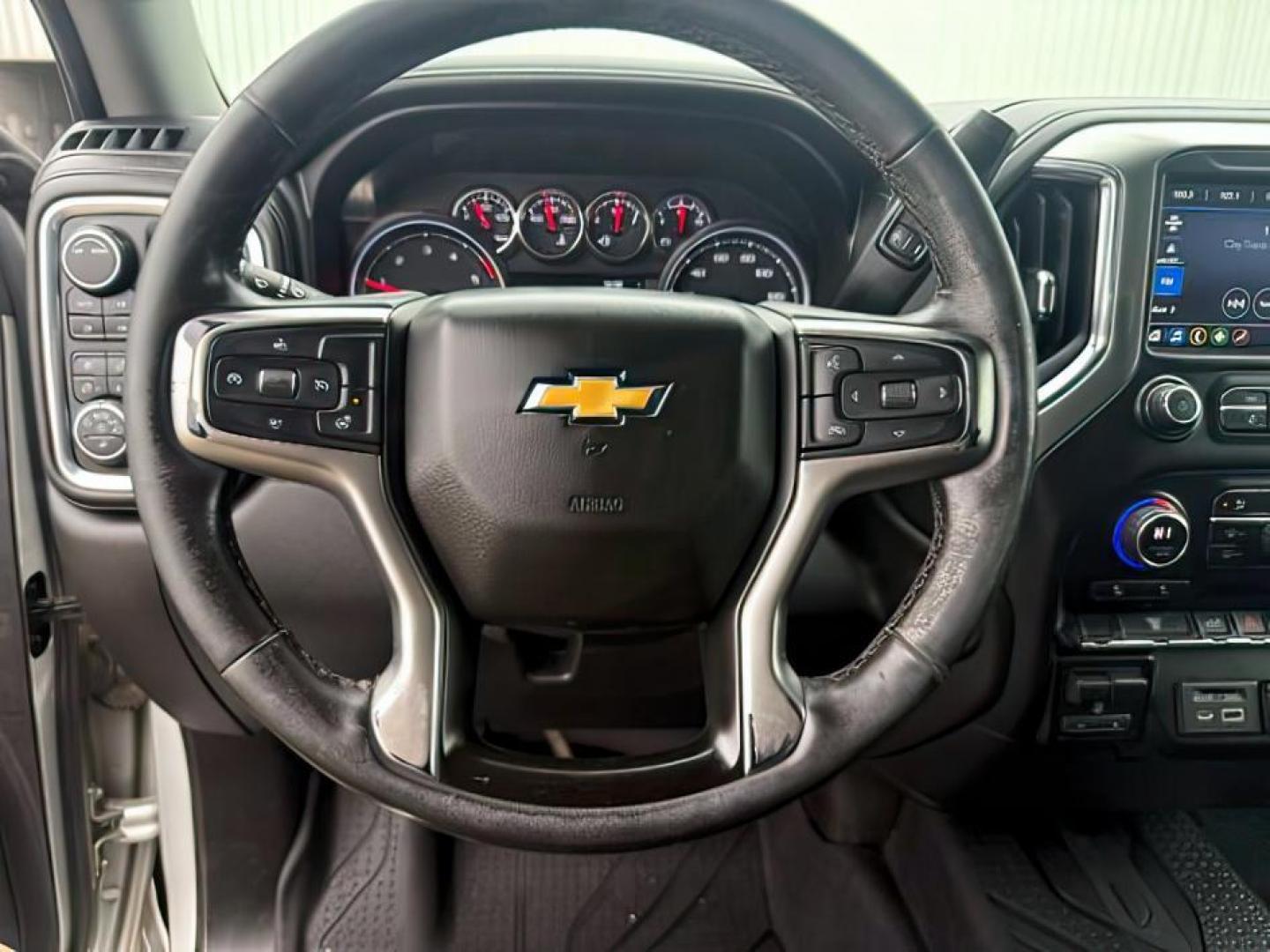 2021 Silver Ice Metallic /Jet Black Chevrolet Silverado 3500HD (1GC4YUEY5MF) with an Duramax 66L V-8 diesel direct injection engine, Automatic transmission, located at 1175 N Woodruff Ave, Idaho Falls, ID, 83401, 43.506901, -111.999657 - At Timberline Auto, finding a great deal on your next vehicle is always easy! Our experienced sales staff's goal is to help find you the right vehicle at the right price! Our knowledgeable finance department has options for almost any credit score. We offer extended service contract options to prote - Photo#14