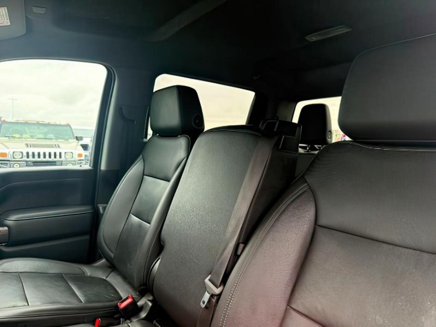 2021 Silver Ice Metallic /Jet Black Chevrolet Silverado 3500HD (1GC4YUEY5MF) with an Duramax 66L V-8 diesel direct injection engine, Automatic transmission, located at 1175 N Woodruff Ave, Idaho Falls, ID, 83401, 43.506901, -111.999657 - At Timberline Auto, finding a great deal on your next vehicle is always easy! Our experienced sales staff's goal is to help find you the right vehicle at the right price! Our knowledgeable finance department has options for almost any credit score. We offer extended service contract options to prote - Photo#19