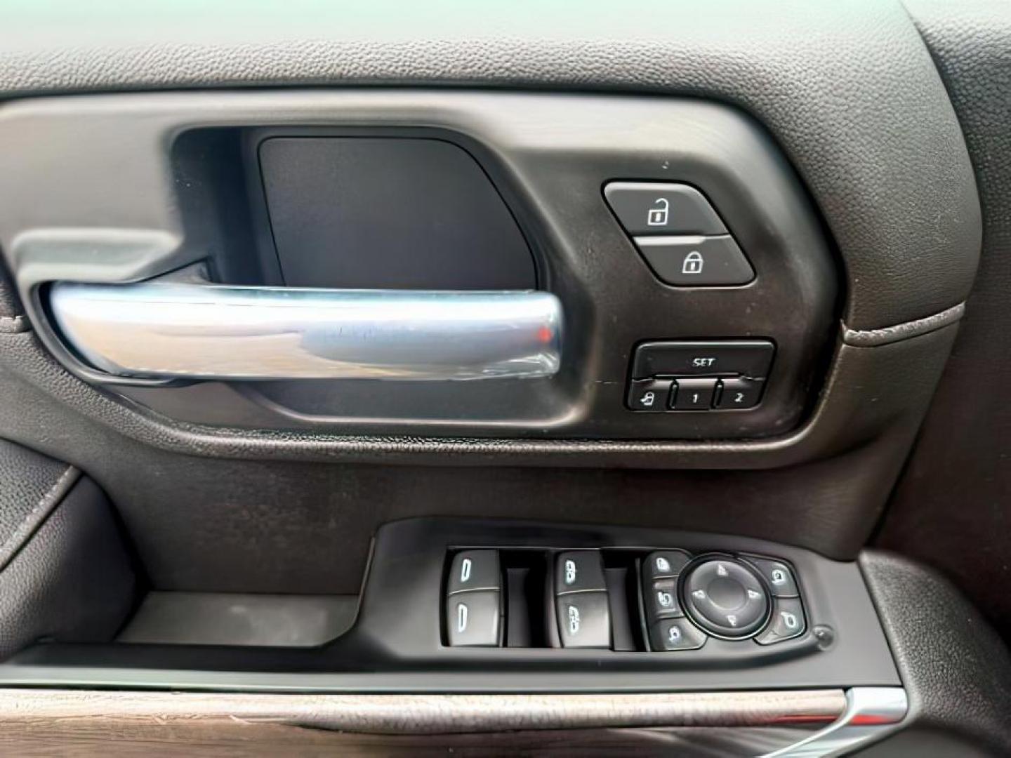 2021 Silver Ice Metallic /Jet Black Chevrolet Silverado 3500HD (1GC4YUEY5MF) with an Duramax 66L V-8 diesel direct injection engine, Automatic transmission, located at 1175 N Woodruff Ave, Idaho Falls, ID, 83401, 43.506901, -111.999657 - At Timberline Auto, finding a great deal on your next vehicle is always easy! Our experienced sales staff's goal is to help find you the right vehicle at the right price! Our knowledgeable finance department has options for almost any credit score. We offer extended service contract options to prote - Photo#20