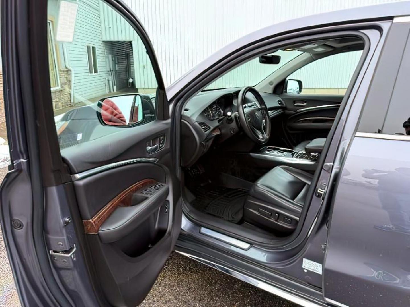 2018 GRAY /LEATHER Acura MDX (5J8YD3H33JL) with an 35L V6 engine, Automatic transmission, located at 1175 N Woodruff Ave, Idaho Falls, ID, 83401, 43.506901, -111.999657 - At Timberline Auto, finding a great deal on your next vehicle is always easy! Our experienced sales staff's goal is to help find you the right vehicle at the right price! Our knowledgeable finance department has options for almost any credit score. We offer extended service contract options to prote - Photo#13