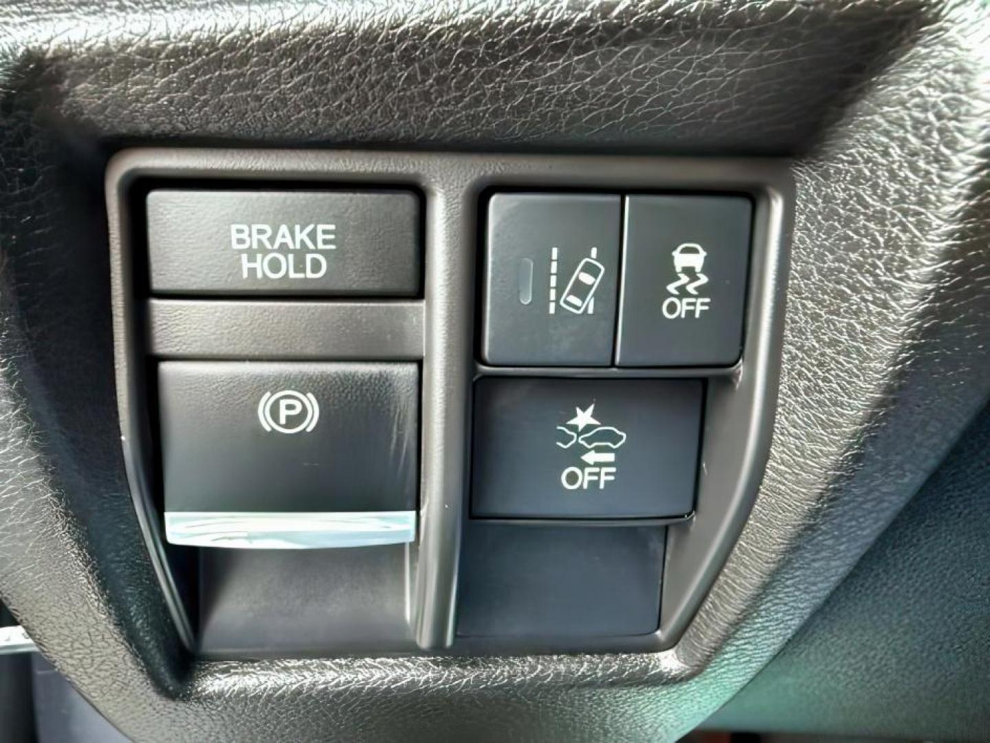 2018 GRAY /LEATHER Acura MDX (5J8YD3H33JL) with an 35L V6 engine, Automatic transmission, located at 1175 N Woodruff Ave, Idaho Falls, ID, 83401, 43.506901, -111.999657 - At Timberline Auto, finding a great deal on your next vehicle is always easy! Our experienced sales staff's goal is to help find you the right vehicle at the right price! Our knowledgeable finance department has options for almost any credit score. We offer extended service contract options to prote - Photo#20