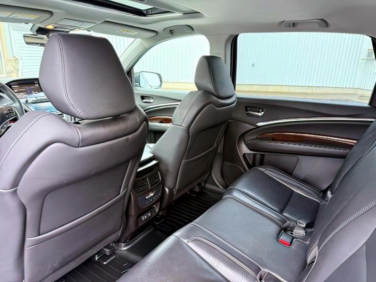 2018 GRAY /LEATHER Acura MDX (5J8YD3H33JL) with an 35L V6 engine, Automatic transmission, located at 1175 N Woodruff Ave, Idaho Falls, ID, 83401, 43.506901, -111.999657 - At Timberline Auto, finding a great deal on your next vehicle is always easy! Our experienced sales staff's goal is to help find you the right vehicle at the right price! Our knowledgeable finance department has options for almost any credit score. We offer extended service contract options to prote - Photo#25