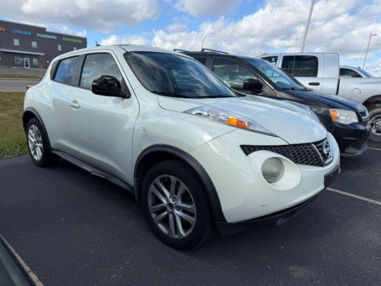 2011 WHITE /Black Nissan Juke (JN8AF5MR4BT) with an 16L I-4 gasoline direct injection engine, Automatic transmission, located at 1175 N Woodruff Ave, Idaho Falls, ID, 83401, 43.506901, -111.999657 - At Timberline Auto, finding a great deal on your next vehicle is always easy! Our experienced sales staff's goal is to help find you the right vehicle at the right price! Our knowledgeable finance department has options for almost any credit score. We offer extended service contract options to prote - Photo#1