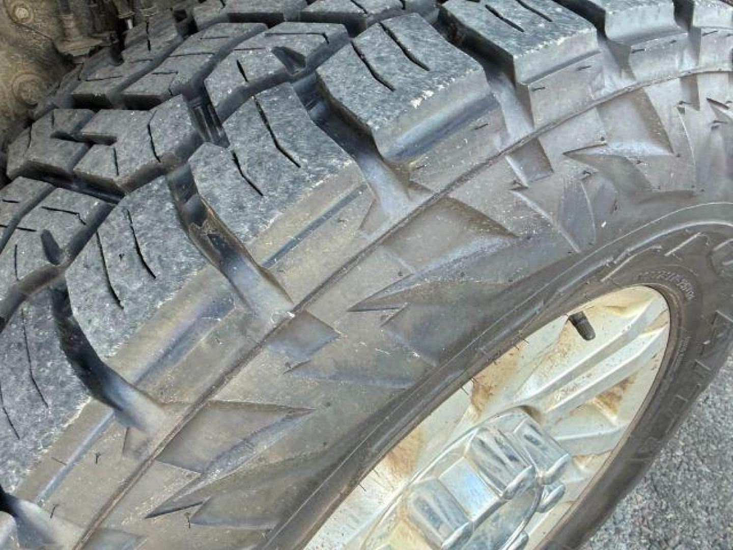 2019 Oxford White /Medium Earth Gray Ford F-250 (1FT7W2B68KE) with an 62L V-8 variable valve control engine, Automatic transmission, located at 1175 N Woodruff Ave, Idaho Falls, ID, 83401, 43.506901, -111.999657 - At Timberline Auto, finding a great deal on your next vehicle is always easy! Our experienced sales staff's goal is to help find you the right vehicle at the right price! Our knowledgeable finance department has options for almost any credit score. We offer extended service contract options to prote - Photo#35