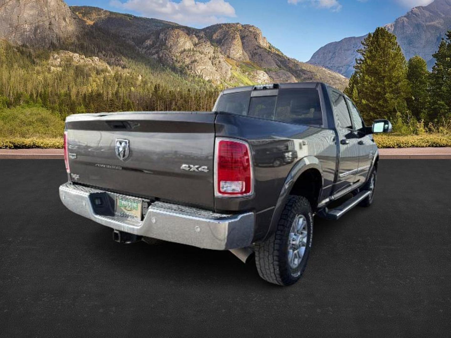 2016 GRAY /Black Ram 2500 (3C6UR5FL2GG) with an Cummins 67L I-6 diesel direct injection engine, Automatic transmission, located at 1175 N Woodruff Ave, Idaho Falls, ID, 83401, 43.506901, -111.999657 - At Timberline Auto, finding a great deal on your next vehicle is always easy! Our experienced sales staff's goal is to help find you the right vehicle at the right price! Our knowledgeable finance department has options for almost any credit score. We offer extended service contract options to prote - Photo#6