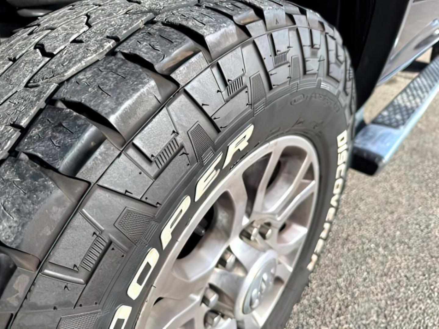 2016 GRAY /Black Ram 2500 (3C6UR5FL2GG) with an Cummins 67L I-6 diesel direct injection engine, Automatic transmission, located at 1175 N Woodruff Ave, Idaho Falls, ID, 83401, 43.506901, -111.999657 - At Timberline Auto, finding a great deal on your next vehicle is always easy! Our experienced sales staff's goal is to help find you the right vehicle at the right price! Our knowledgeable finance department has options for almost any credit score. We offer extended service contract options to prote - Photo#10