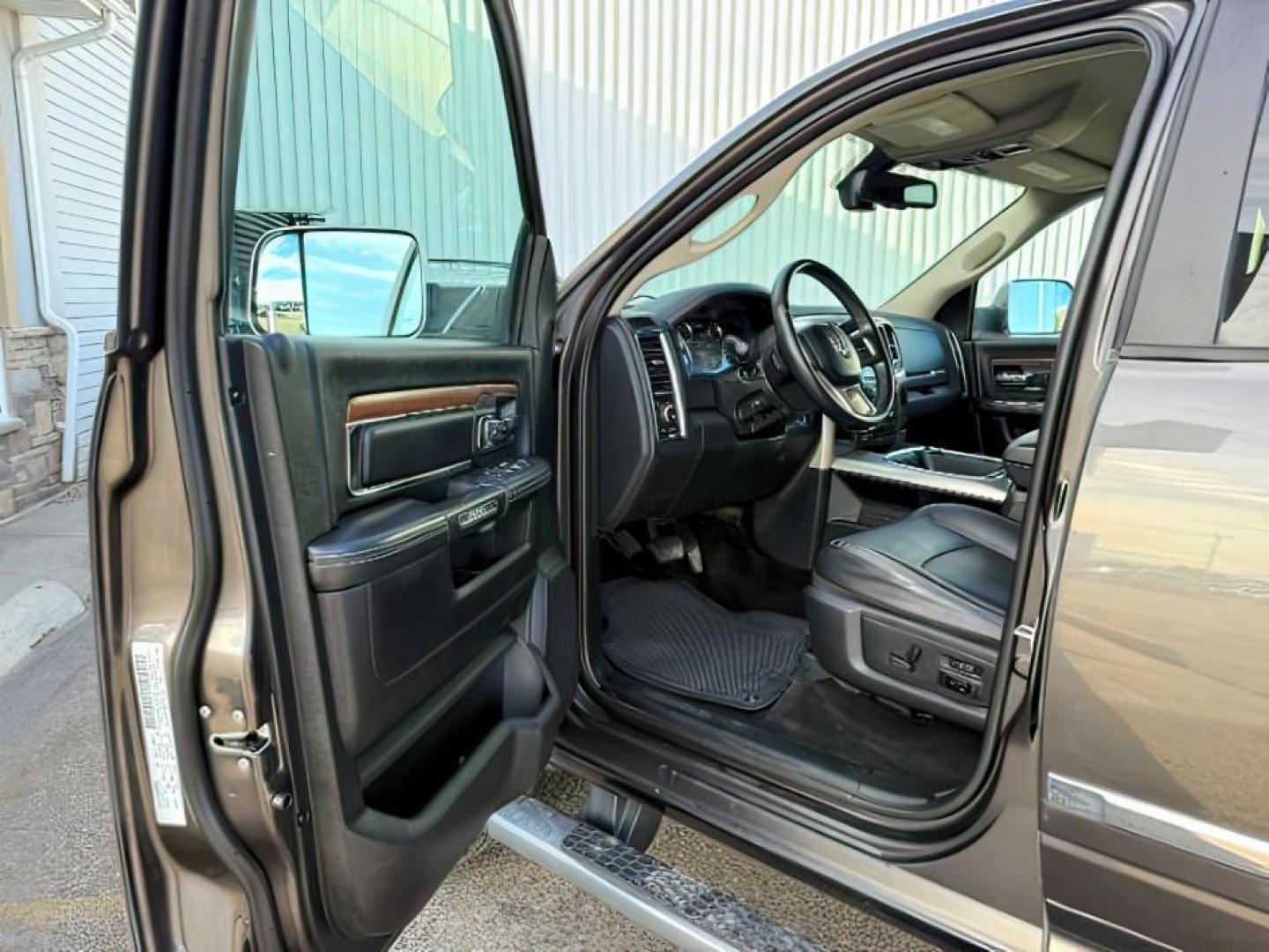 2016 GRAY /Black Ram 2500 (3C6UR5FL2GG) with an Cummins 67L I-6 diesel direct injection engine, Automatic transmission, located at 1175 N Woodruff Ave, Idaho Falls, ID, 83401, 43.506901, -111.999657 - At Timberline Auto, finding a great deal on your next vehicle is always easy! Our experienced sales staff's goal is to help find you the right vehicle at the right price! Our knowledgeable finance department has options for almost any credit score. We offer extended service contract options to prote - Photo#11