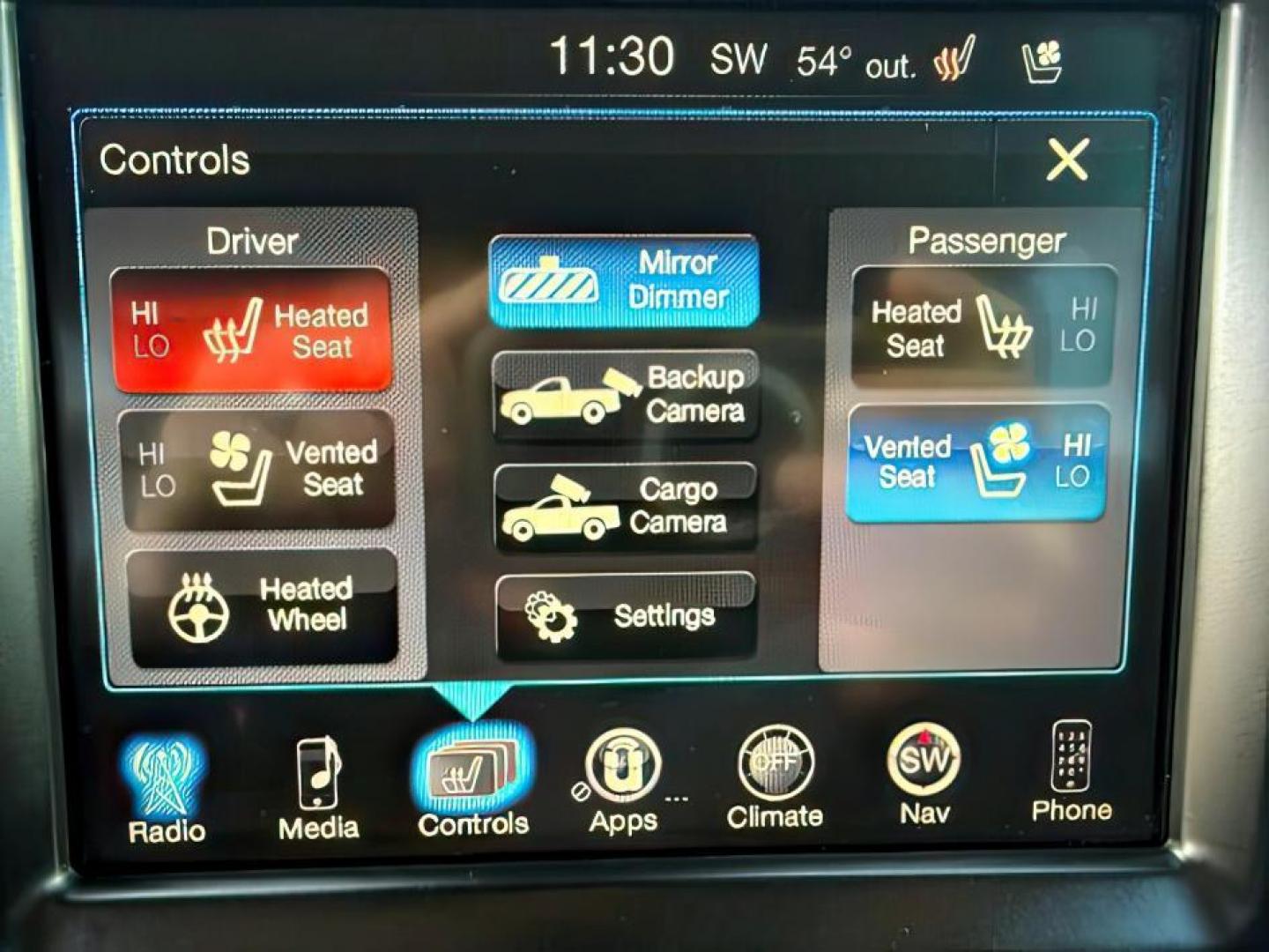 2016 GRAY /Black Ram 2500 (3C6UR5FL2GG) with an Cummins 67L I-6 diesel direct injection engine, Automatic transmission, located at 1175 N Woodruff Ave, Idaho Falls, ID, 83401, 43.506901, -111.999657 - At Timberline Auto, finding a great deal on your next vehicle is always easy! Our experienced sales staff's goal is to help find you the right vehicle at the right price! Our knowledgeable finance department has options for almost any credit score. We offer extended service contract options to prote - Photo#18