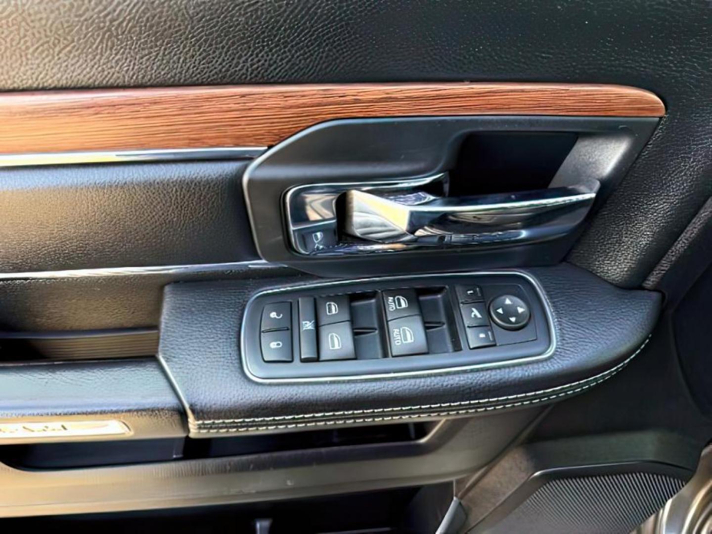 2016 GRAY /Black Ram 2500 (3C6UR5FL2GG) with an Cummins 67L I-6 diesel direct injection engine, Automatic transmission, located at 1175 N Woodruff Ave, Idaho Falls, ID, 83401, 43.506901, -111.999657 - At Timberline Auto, finding a great deal on your next vehicle is always easy! Our experienced sales staff's goal is to help find you the right vehicle at the right price! Our knowledgeable finance department has options for almost any credit score. We offer extended service contract options to prote - Photo#21