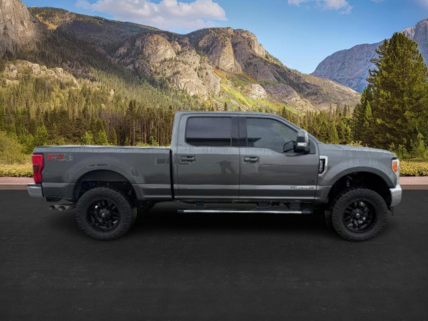 2019 GRAY /Black Ford F-350 (1FT8W3BT2KE) with an Powerstroke 67L V-8 diesel direct injection engine, Automatic transmission, located at 1175 N Woodruff Ave, Idaho Falls, ID, 83401, 43.506901, -111.999657 - At Timberline Auto, finding a great deal on your next vehicle is always easy! Our experienced sales staff's goal is to help find you the right vehicle at the right price! Our knowledgeable finance department has options for almost any credit score. We offer extended service contract options to prote - Photo#7