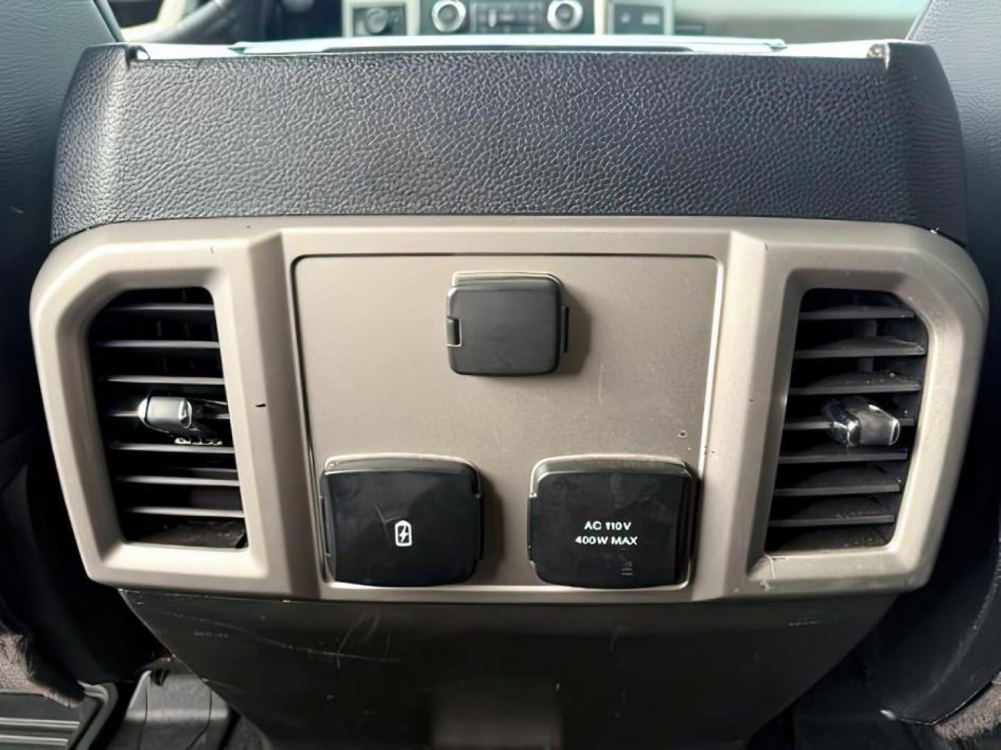 2019 GRAY /Black Ford F-350 (1FT8W3BT2KE) with an Powerstroke 67L V-8 diesel direct injection engine, Automatic transmission, located at 1175 N Woodruff Ave, Idaho Falls, ID, 83401, 43.506901, -111.999657 - At Timberline Auto, finding a great deal on your next vehicle is always easy! Our experienced sales staff's goal is to help find you the right vehicle at the right price! Our knowledgeable finance department has options for almost any credit score. We offer extended service contract options to prote - Photo#23