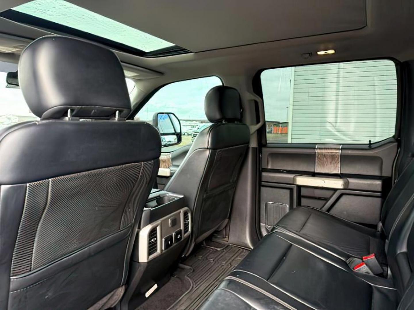 2019 GRAY /Black Ford F-350 (1FT8W3BT2KE) with an Powerstroke 67L V-8 diesel direct injection engine, Automatic transmission, located at 1175 N Woodruff Ave, Idaho Falls, ID, 83401, 43.506901, -111.999657 - At Timberline Auto, finding a great deal on your next vehicle is always easy! Our experienced sales staff's goal is to help find you the right vehicle at the right price! Our knowledgeable finance department has options for almost any credit score. We offer extended service contract options to prote - Photo#24