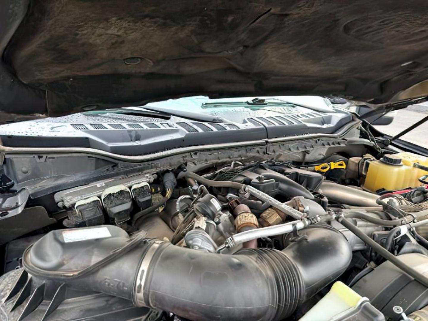 2019 GRAY /Black Ford F-350 (1FT8W3BT2KE) with an Powerstroke 67L V-8 diesel direct injection engine, Automatic transmission, located at 1175 N Woodruff Ave, Idaho Falls, ID, 83401, 43.506901, -111.999657 - At Timberline Auto, finding a great deal on your next vehicle is always easy! Our experienced sales staff's goal is to help find you the right vehicle at the right price! Our knowledgeable finance department has options for almost any credit score. We offer extended service contract options to prote - Photo#25