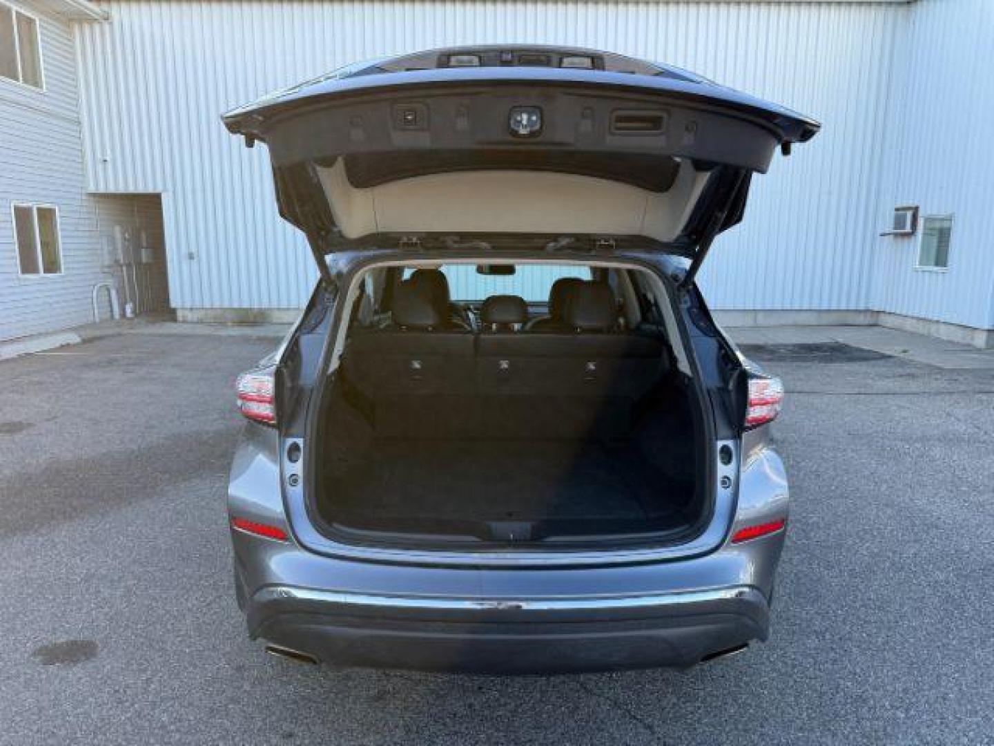 2017 GRAY /Graphite Nissan Murano (5N1AZ2MH4HN) with an 35L V-6 DOHC engine, Automatic transmission, located at 1175 N Woodruff Ave, Idaho Falls, ID, 83401, 43.506901, -111.999657 - At Timberline Auto, finding a great deal on your next vehicle is always easy! Our experienced sales staff's goal is to help find you the right vehicle at the right price! Our knowledgeable finance department has options for almost any credit score. We offer extended service contract options to prote - Photo#33