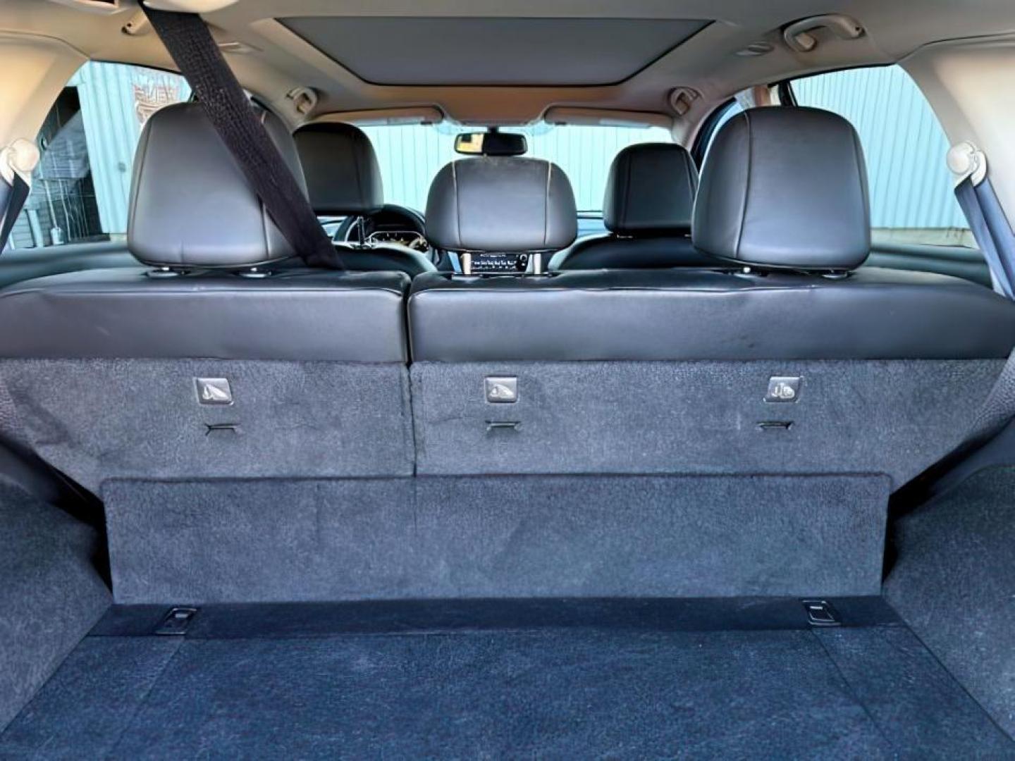 2017 GRAY /Graphite Nissan Murano (5N1AZ2MH4HN) with an 35L V-6 DOHC engine, Automatic transmission, located at 1175 N Woodruff Ave, Idaho Falls, ID, 83401, 43.506901, -111.999657 - At Timberline Auto, finding a great deal on your next vehicle is always easy! Our experienced sales staff's goal is to help find you the right vehicle at the right price! Our knowledgeable finance department has options for almost any credit score. We offer extended service contract options to prote - Photo#7