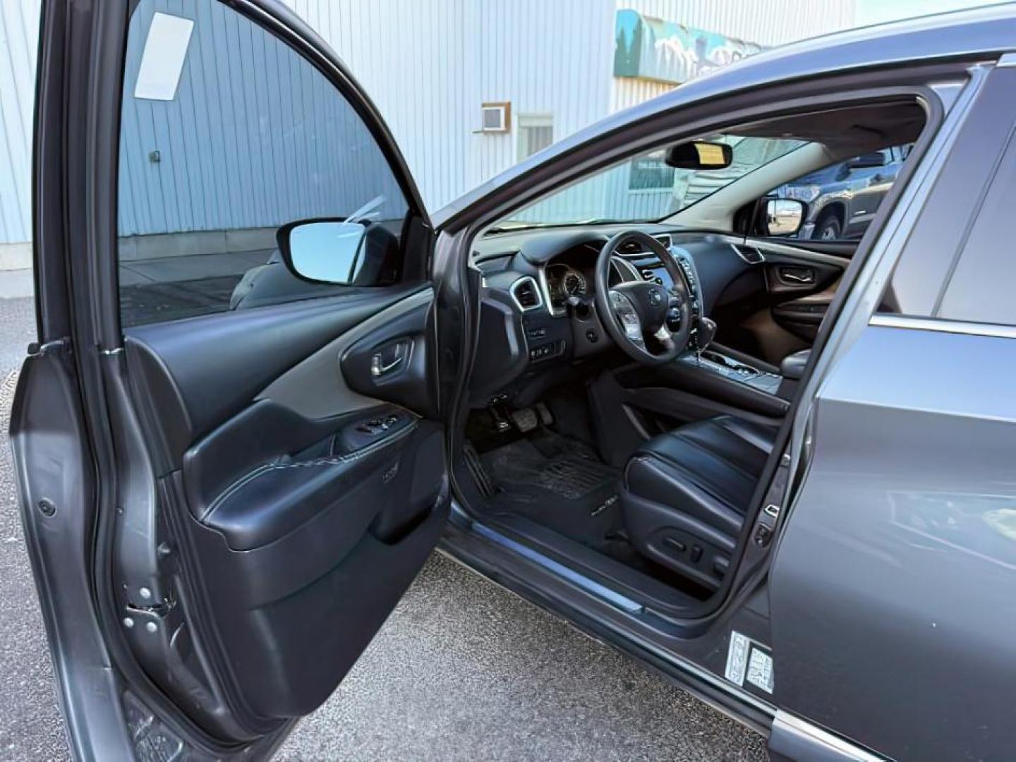 2017 GRAY /Graphite Nissan Murano (5N1AZ2MH4HN) with an 35L V-6 DOHC engine, Automatic transmission, located at 1175 N Woodruff Ave, Idaho Falls, ID, 83401, 43.506901, -111.999657 - At Timberline Auto, finding a great deal on your next vehicle is always easy! Our experienced sales staff's goal is to help find you the right vehicle at the right price! Our knowledgeable finance department has options for almost any credit score. We offer extended service contract options to prote - Photo#13