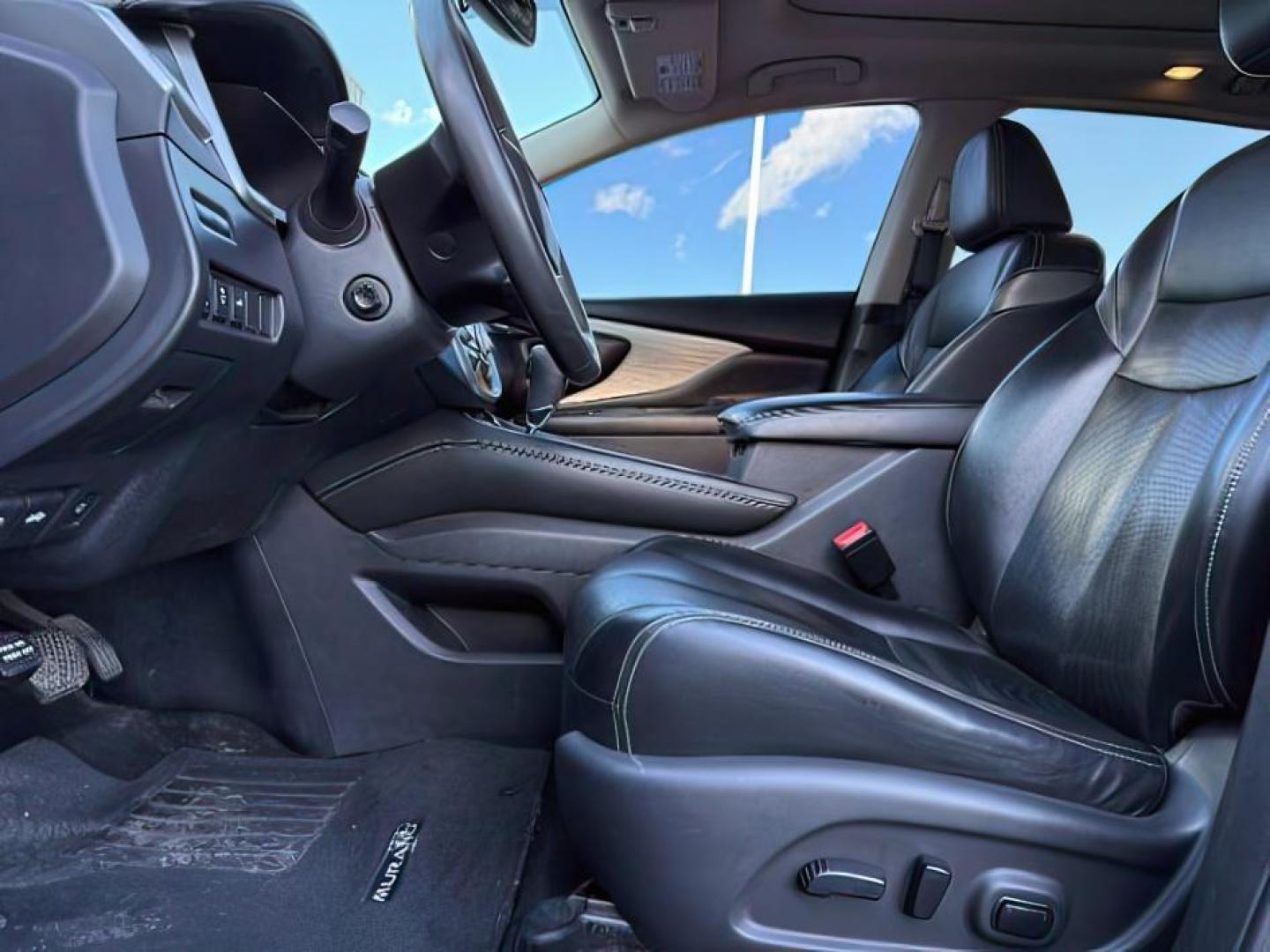 2017 GRAY /Graphite Nissan Murano (5N1AZ2MH4HN) with an 35L V-6 DOHC engine, Automatic transmission, located at 1175 N Woodruff Ave, Idaho Falls, ID, 83401, 43.506901, -111.999657 - At Timberline Auto, finding a great deal on your next vehicle is always easy! Our experienced sales staff's goal is to help find you the right vehicle at the right price! Our knowledgeable finance department has options for almost any credit score. We offer extended service contract options to prote - Photo#14