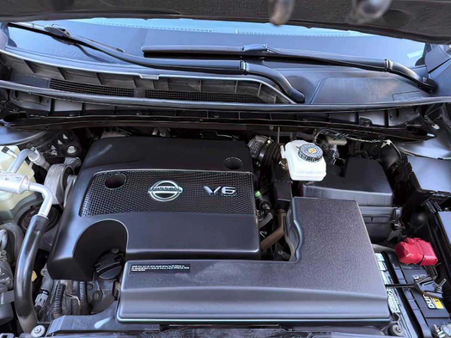 2017 GRAY /Graphite Nissan Murano (5N1AZ2MH4HN) with an 35L V-6 DOHC engine, Automatic transmission, located at 1175 N Woodruff Ave, Idaho Falls, ID, 83401, 43.506901, -111.999657 - At Timberline Auto, finding a great deal on your next vehicle is always easy! Our experienced sales staff's goal is to help find you the right vehicle at the right price! Our knowledgeable finance department has options for almost any credit score. We offer extended service contract options to prote - Photo#27