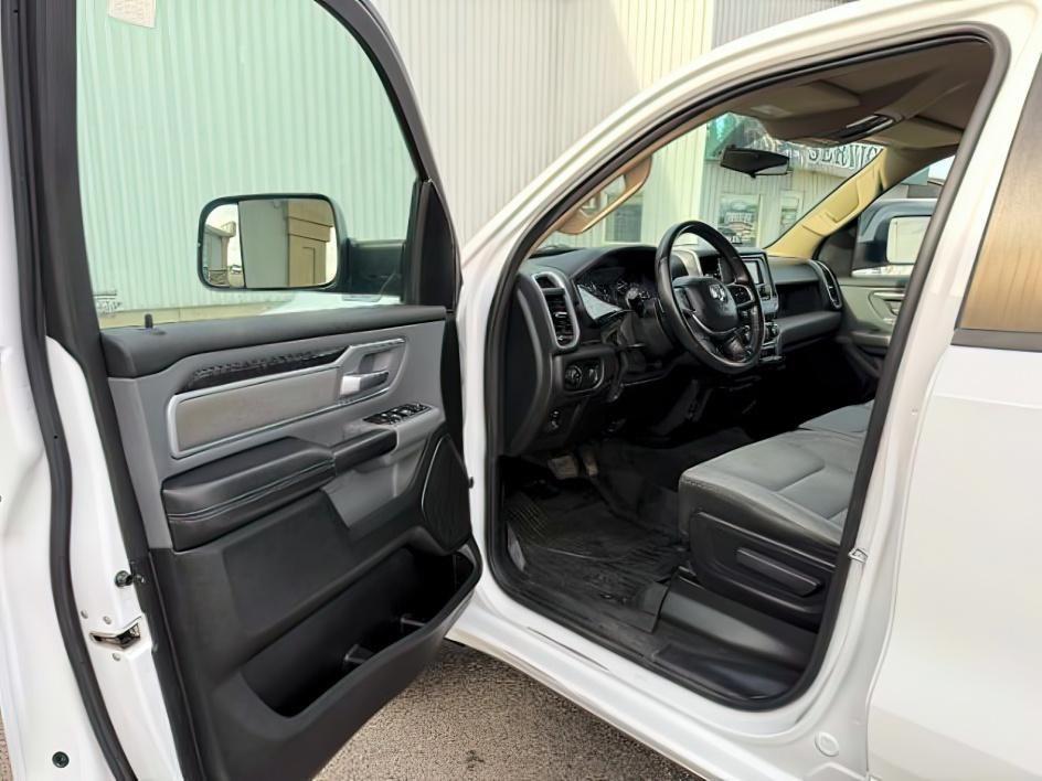 2020 Bright White Clearcoat /Diesel Gray/Black Ram 1500 (1C6SRFFT1LN) with an HEMI 57L V-8 variable valve control engine, Automatic transmission, located at 1175 N Woodruff Ave, Idaho Falls, ID, 83401, 43.506901, -111.999657 - At Timberline Auto, finding a great deal on your next vehicle is always easy! Our experienced sales staff's goal is to help find you the right vehicle at the right price! Our knowledgeable finance department has options for almost any credit score. We offer extended service contract options to prote - Photo#11