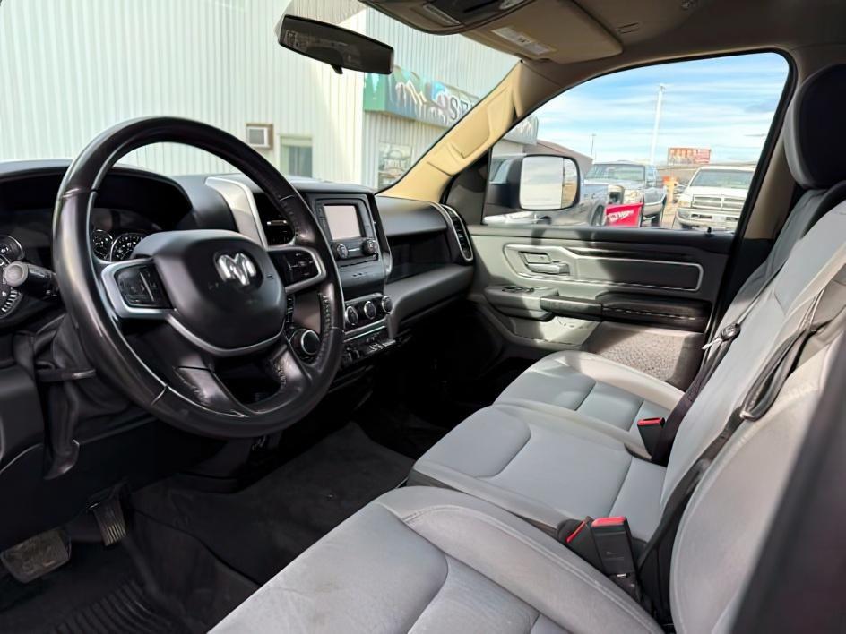 2020 Bright White Clearcoat /Diesel Gray/Black Ram 1500 (1C6SRFFT1LN) with an HEMI 57L V-8 variable valve control engine, Automatic transmission, located at 1175 N Woodruff Ave, Idaho Falls, ID, 83401, 43.506901, -111.999657 - At Timberline Auto, finding a great deal on your next vehicle is always easy! Our experienced sales staff's goal is to help find you the right vehicle at the right price! Our knowledgeable finance department has options for almost any credit score. We offer extended service contract options to prote - Photo#13