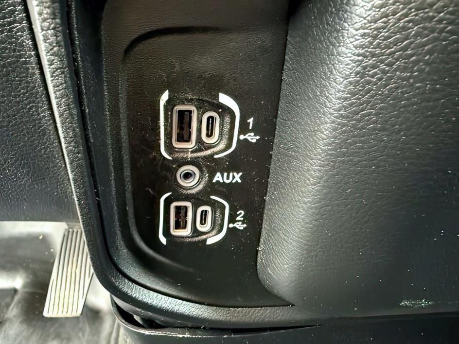 2020 Bright White Clearcoat /Diesel Gray/Black Ram 1500 (1C6SRFFT1LN) with an HEMI 57L V-8 variable valve control engine, Automatic transmission, located at 1175 N Woodruff Ave, Idaho Falls, ID, 83401, 43.506901, -111.999657 - At Timberline Auto, finding a great deal on your next vehicle is always easy! Our experienced sales staff's goal is to help find you the right vehicle at the right price! Our knowledgeable finance department has options for almost any credit score. We offer extended service contract options to prote - Photo#17