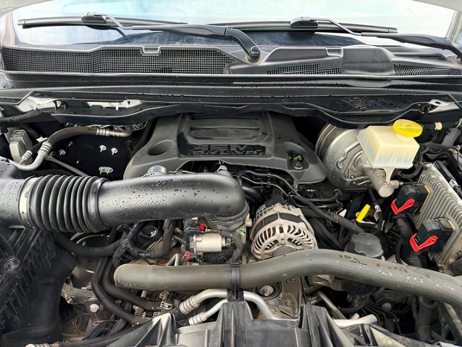 2020 Bright White Clearcoat /Diesel Gray/Black Ram 1500 (1C6SRFFT1LN) with an HEMI 57L V-8 variable valve control engine, Automatic transmission, located at 1175 N Woodruff Ave, Idaho Falls, ID, 83401, 43.506901, -111.999657 - At Timberline Auto, finding a great deal on your next vehicle is always easy! Our experienced sales staff's goal is to help find you the right vehicle at the right price! Our knowledgeable finance department has options for almost any credit score. We offer extended service contract options to prote - Photo#23