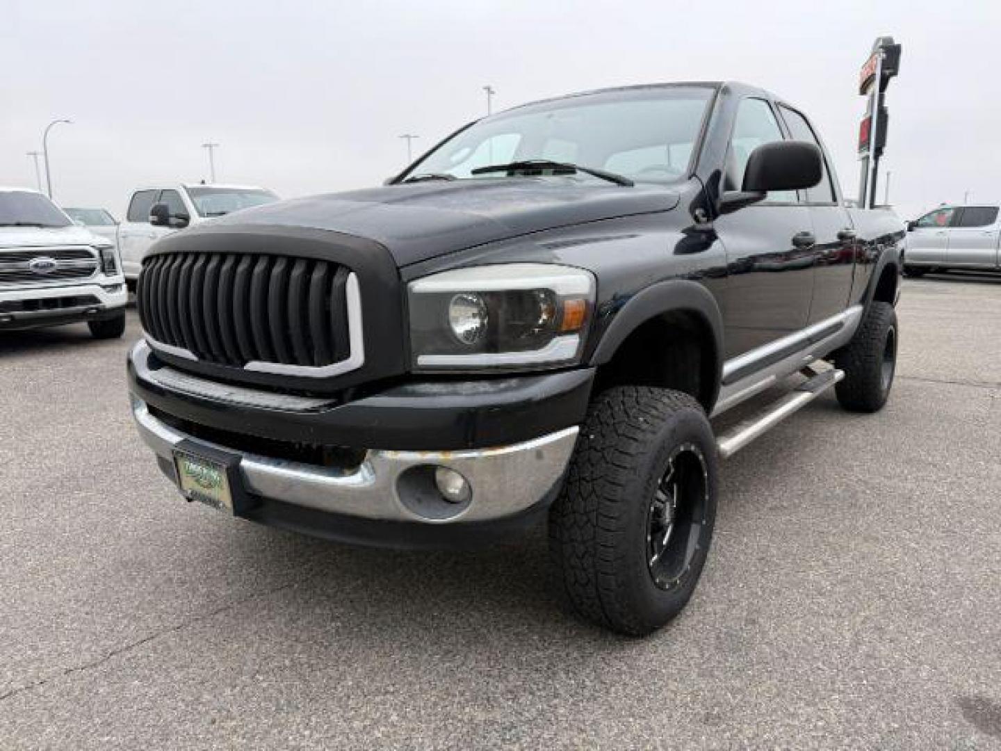 2006 BLACK /Medium Slate Gray Dodge Ram 2500 (1D7KS28C96J) with an Cummins 59L I-6 diesel direct injection engine, Automatic transmission, located at 1175 N Woodruff Ave, Idaho Falls, ID, 83401, 43.506901, -111.999657 - At Timberline Auto, finding a great deal on your next vehicle is always easy! Our experienced sales staff's goal is to help find you the right vehicle at the right price! Our knowledgeable finance department has options for almost any credit score. We offer extended service contract options to prote - Photo#0
