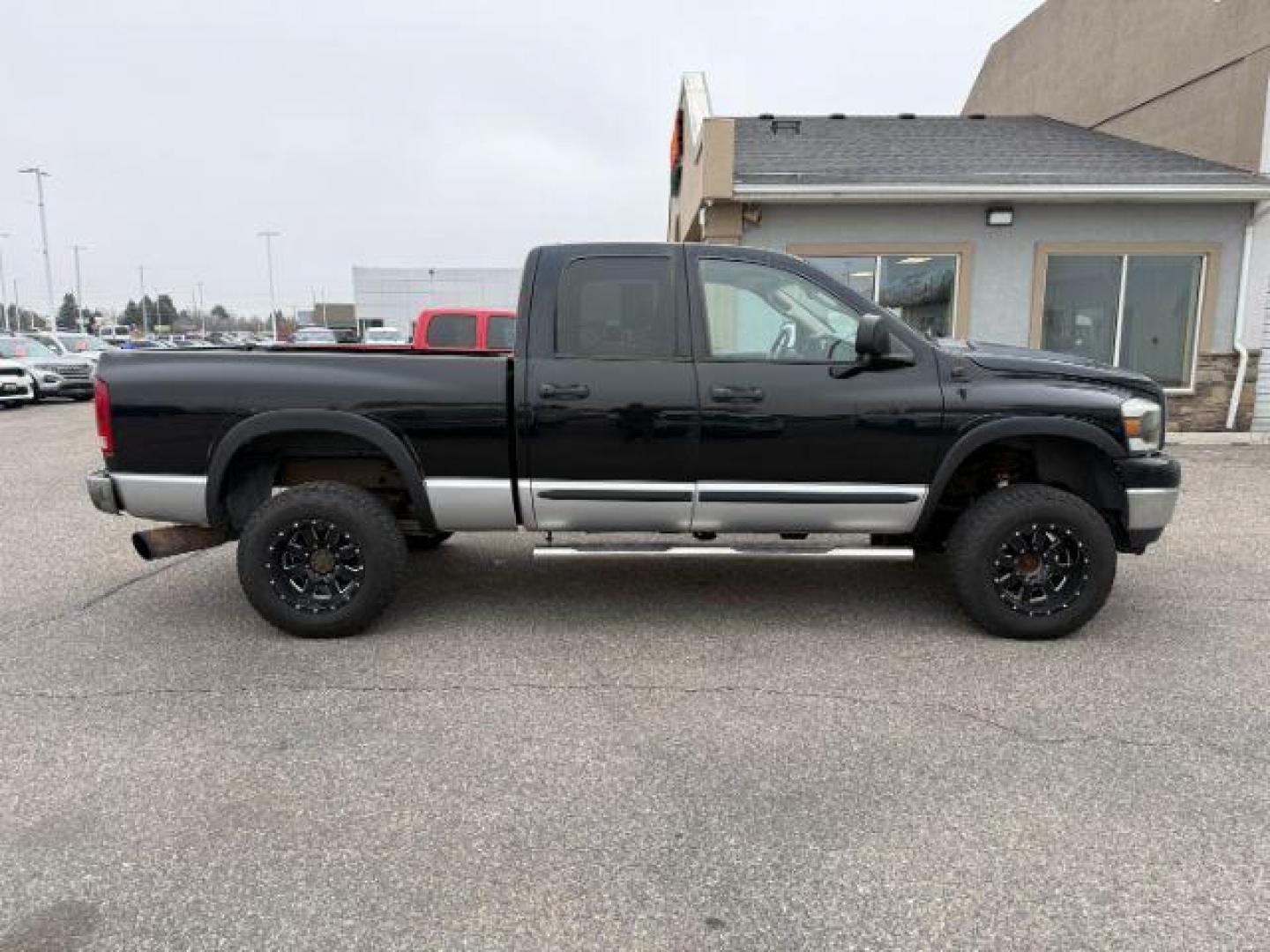 2006 BLACK /Medium Slate Gray Dodge Ram 2500 (1D7KS28C96J) with an Cummins 59L I-6 diesel direct injection engine, Automatic transmission, located at 1175 N Woodruff Ave, Idaho Falls, ID, 83401, 43.506901, -111.999657 - At Timberline Auto, finding a great deal on your next vehicle is always easy! Our experienced sales staff's goal is to help find you the right vehicle at the right price! Our knowledgeable finance department has options for almost any credit score. We offer extended service contract options to prote - Photo#5