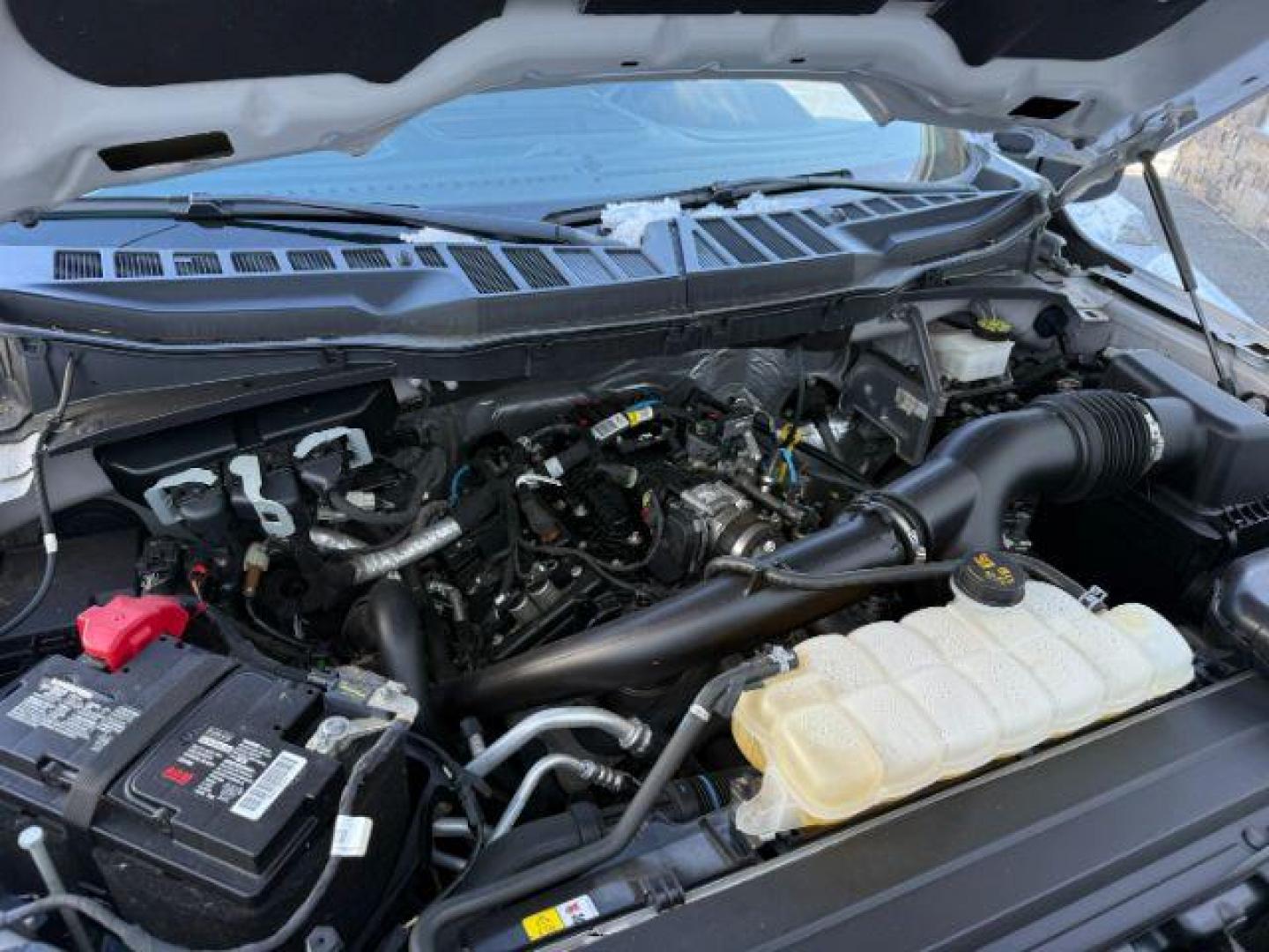 2022 WHITE /Black w/Medium Dark Slate Ford F-150 (1FTEW1EP2NK) with an EcoBoost 27L V-6 portdirect injection engine, Automatic transmission, located at 1175 N Woodruff Ave, Idaho Falls, ID, 83401, 43.506901, -111.999657 - At Timberline Auto, finding a great deal on your next vehicle is always easy! Our experienced sales staff's goal is to help find you the right vehicle at the right price! Our knowledgeable finance department has options for almost any credit score. We offer extended service contract options to prote - Photo#51