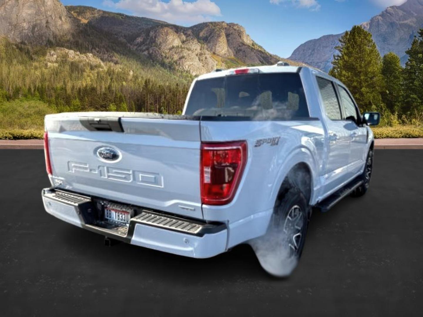 2022 WHITE /Black w/Medium Dark Slate Ford F-150 (1FTEW1EP2NK) with an EcoBoost 27L V-6 portdirect injection engine, Automatic transmission, located at 1175 N Woodruff Ave, Idaho Falls, ID, 83401, 43.506901, -111.999657 - At Timberline Auto, finding a great deal on your next vehicle is always easy! Our experienced sales staff's goal is to help find you the right vehicle at the right price! Our knowledgeable finance department has options for almost any credit score. We offer extended service contract options to prote - Photo#6
