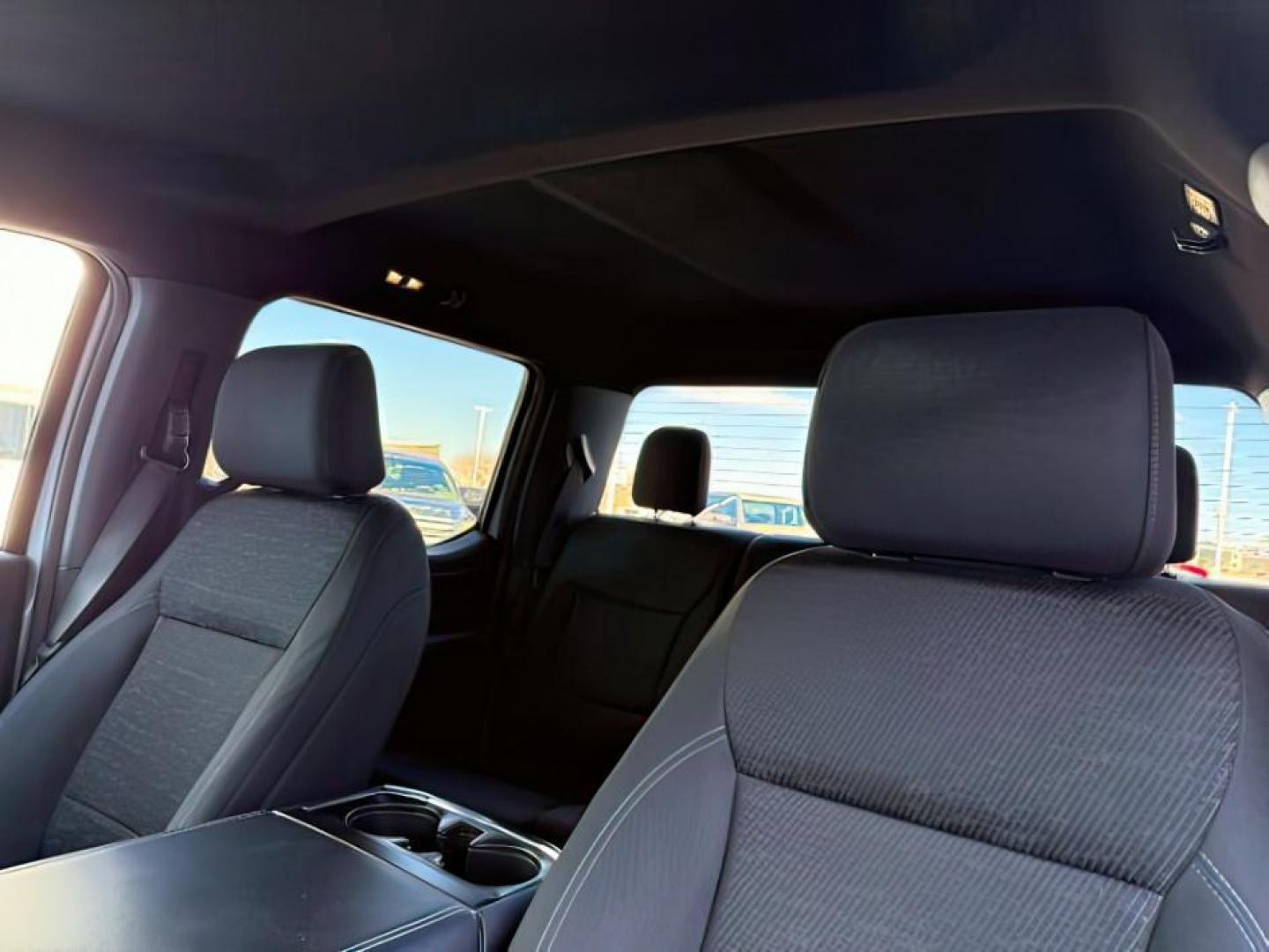 2022 WHITE /Black w/Medium Dark Slate Ford F-150 (1FTEW1EP2NK) with an EcoBoost 27L V-6 portdirect injection engine, Automatic transmission, located at 1175 N Woodruff Ave, Idaho Falls, ID, 83401, 43.506901, -111.999657 - At Timberline Auto, finding a great deal on your next vehicle is always easy! Our experienced sales staff's goal is to help find you the right vehicle at the right price! Our knowledgeable finance department has options for almost any credit score. We offer extended service contract options to prote - Photo#20