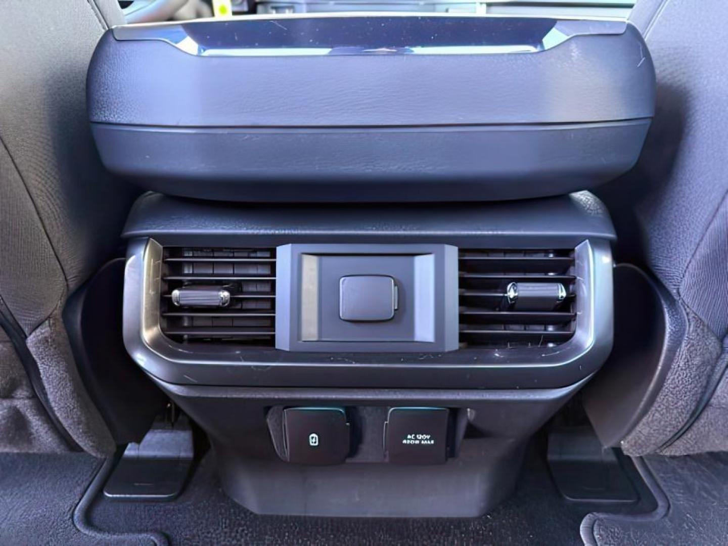 2022 WHITE /Black w/Medium Dark Slate Ford F-150 (1FTEW1EP2NK) with an EcoBoost 27L V-6 portdirect injection engine, Automatic transmission, located at 1175 N Woodruff Ave, Idaho Falls, ID, 83401, 43.506901, -111.999657 - At Timberline Auto, finding a great deal on your next vehicle is always easy! Our experienced sales staff's goal is to help find you the right vehicle at the right price! Our knowledgeable finance department has options for almost any credit score. We offer extended service contract options to prote - Photo#23