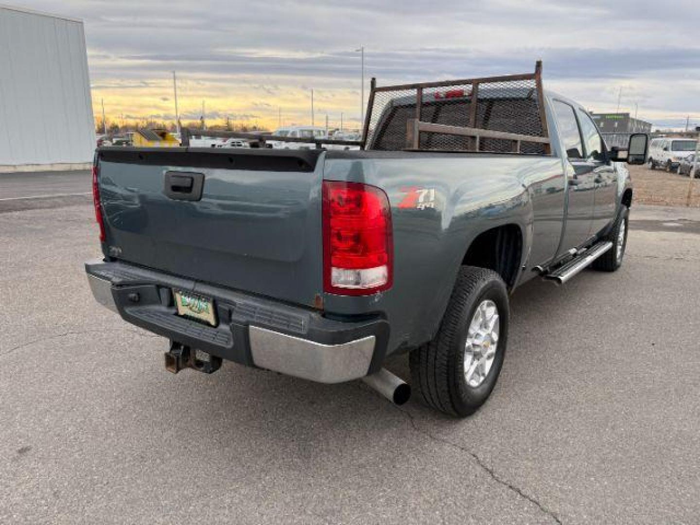 2011 BLUE /Ebony GMC Sierra 2500HD (1GT120C8XBF) with an Duramax 66L V-8 diesel direct injection engine, Automatic transmission, located at 1175 N Woodruff Ave, Idaho Falls, ID, 83401, 43.506901, -111.999657 - At Timberline Auto, finding a great deal on your next vehicle is always easy! Our experienced sales staff's goal is to help find you the right vehicle at the right price! Our knowledgeable finance department has options for almost any credit score. We offer extended service contract options to prote - Photo#23